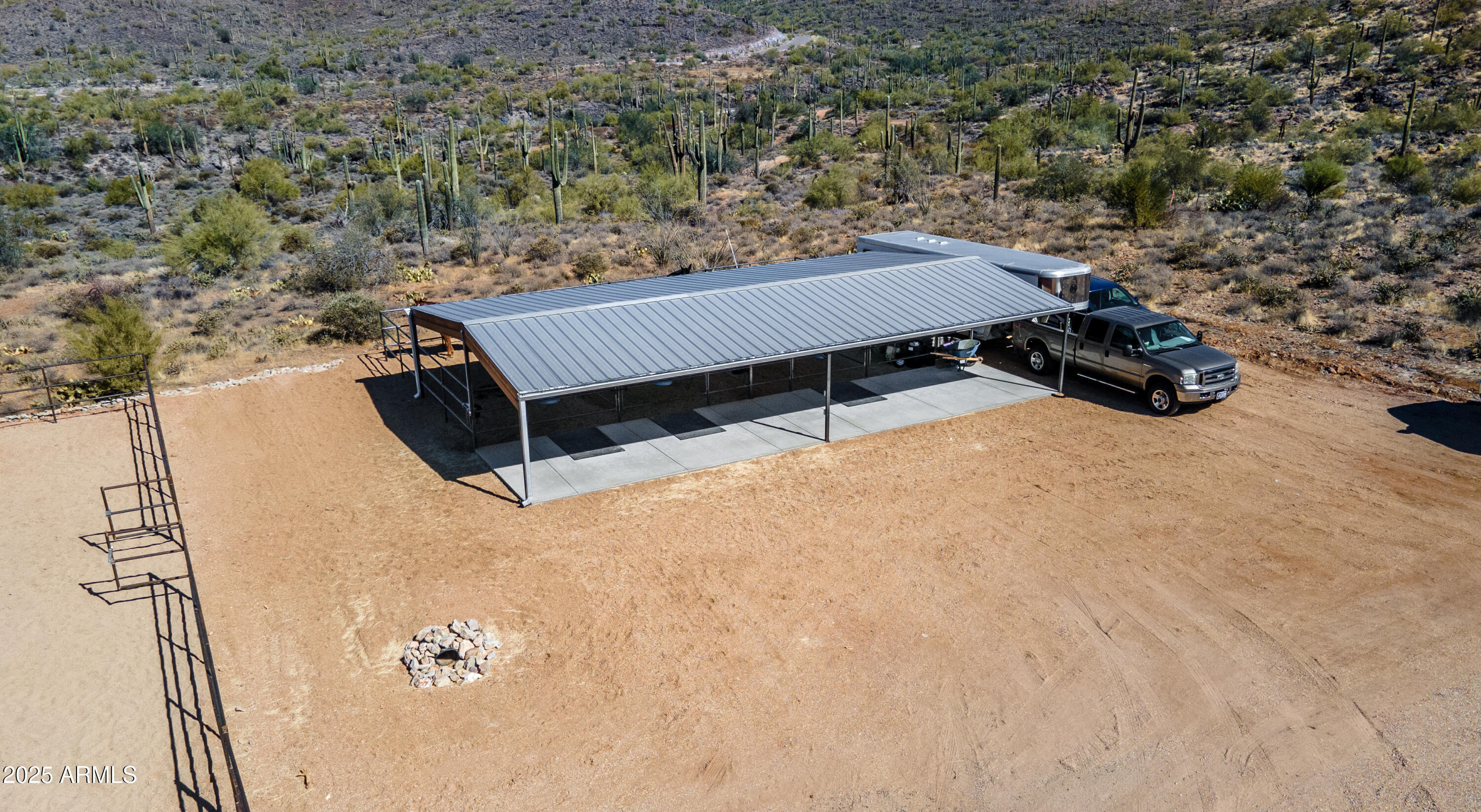 Cave Creek horse property - Residential