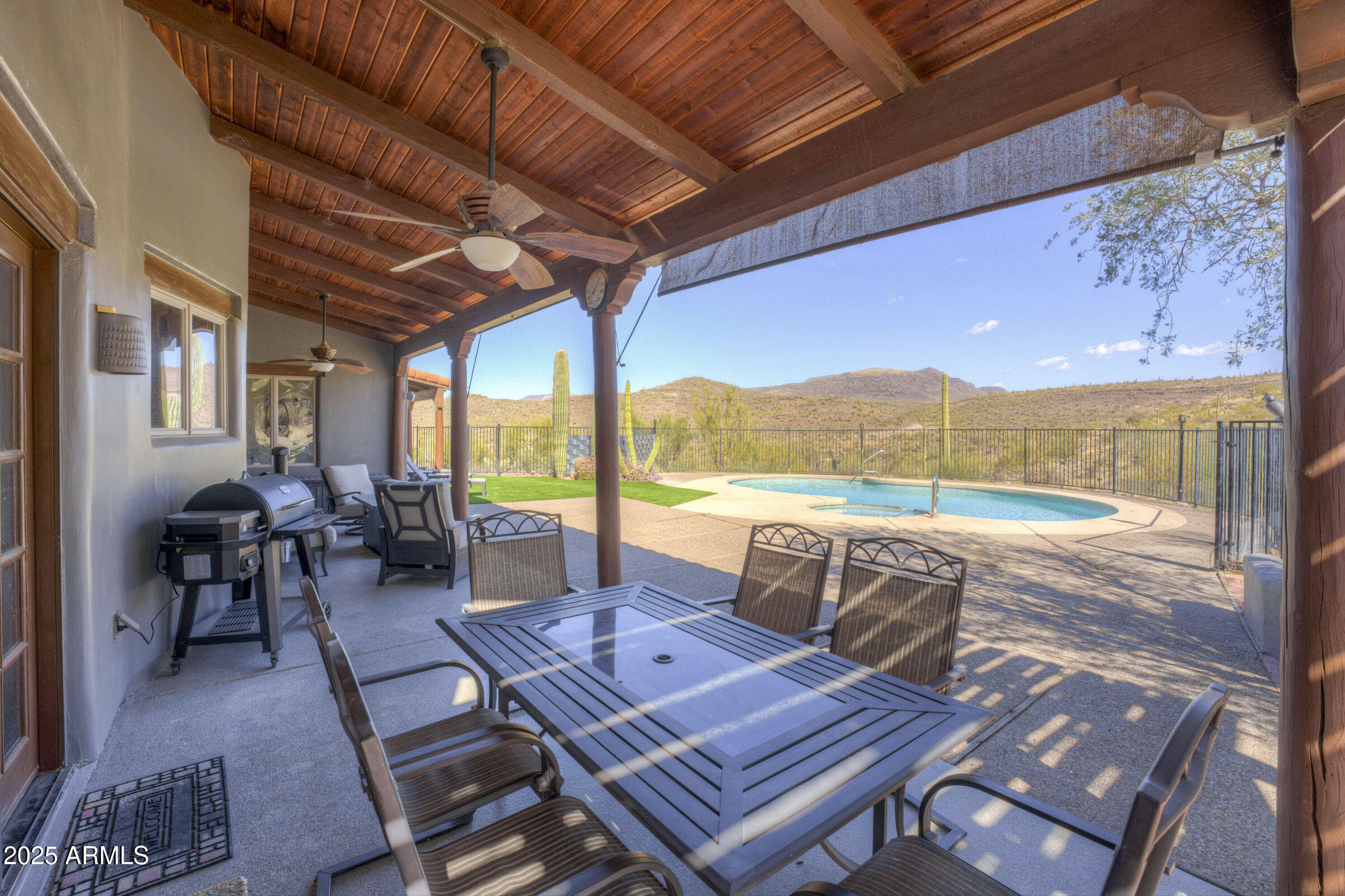 Cave Creek horse property - Residential
