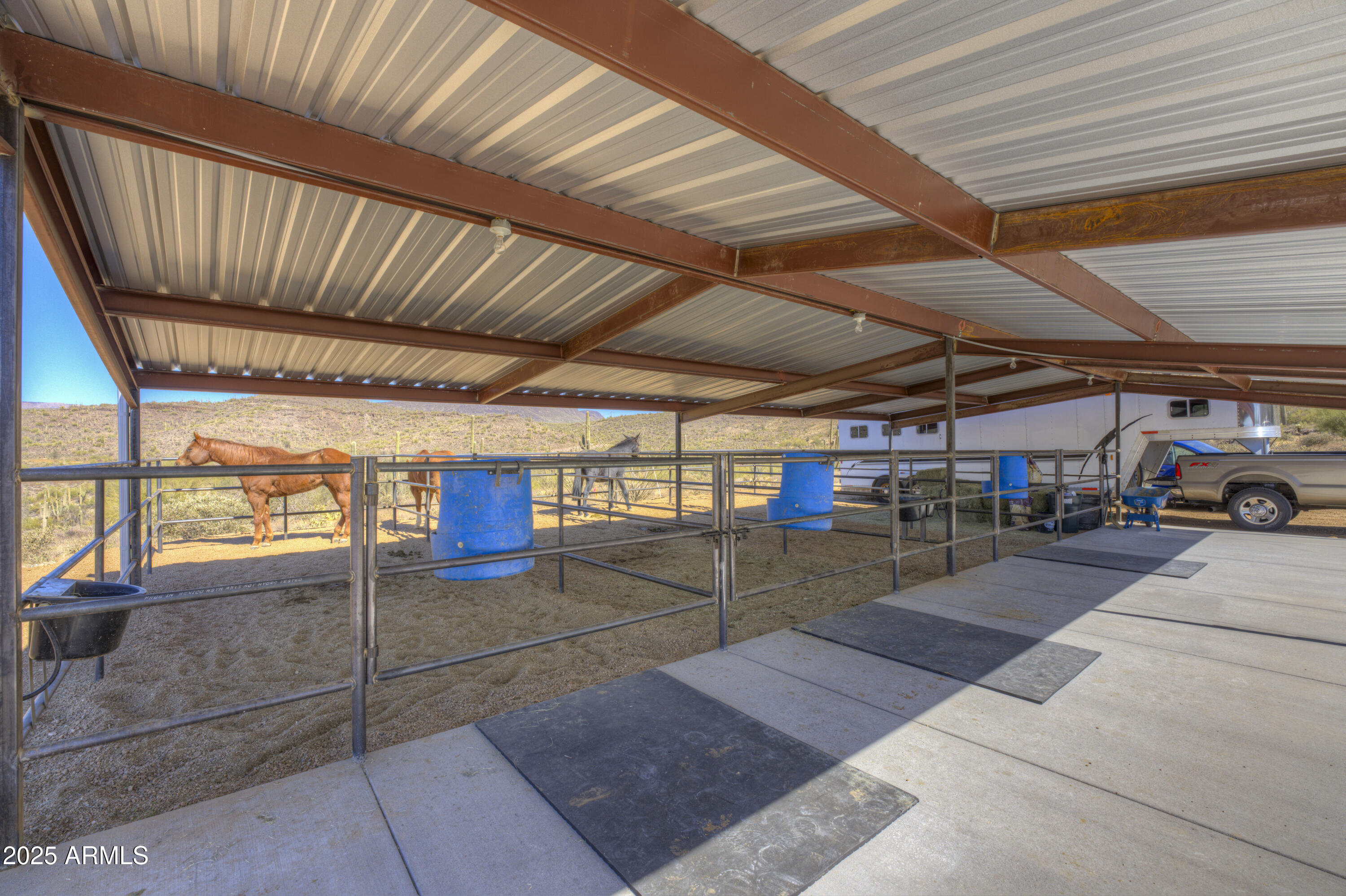Cave Creek horse property - Residential