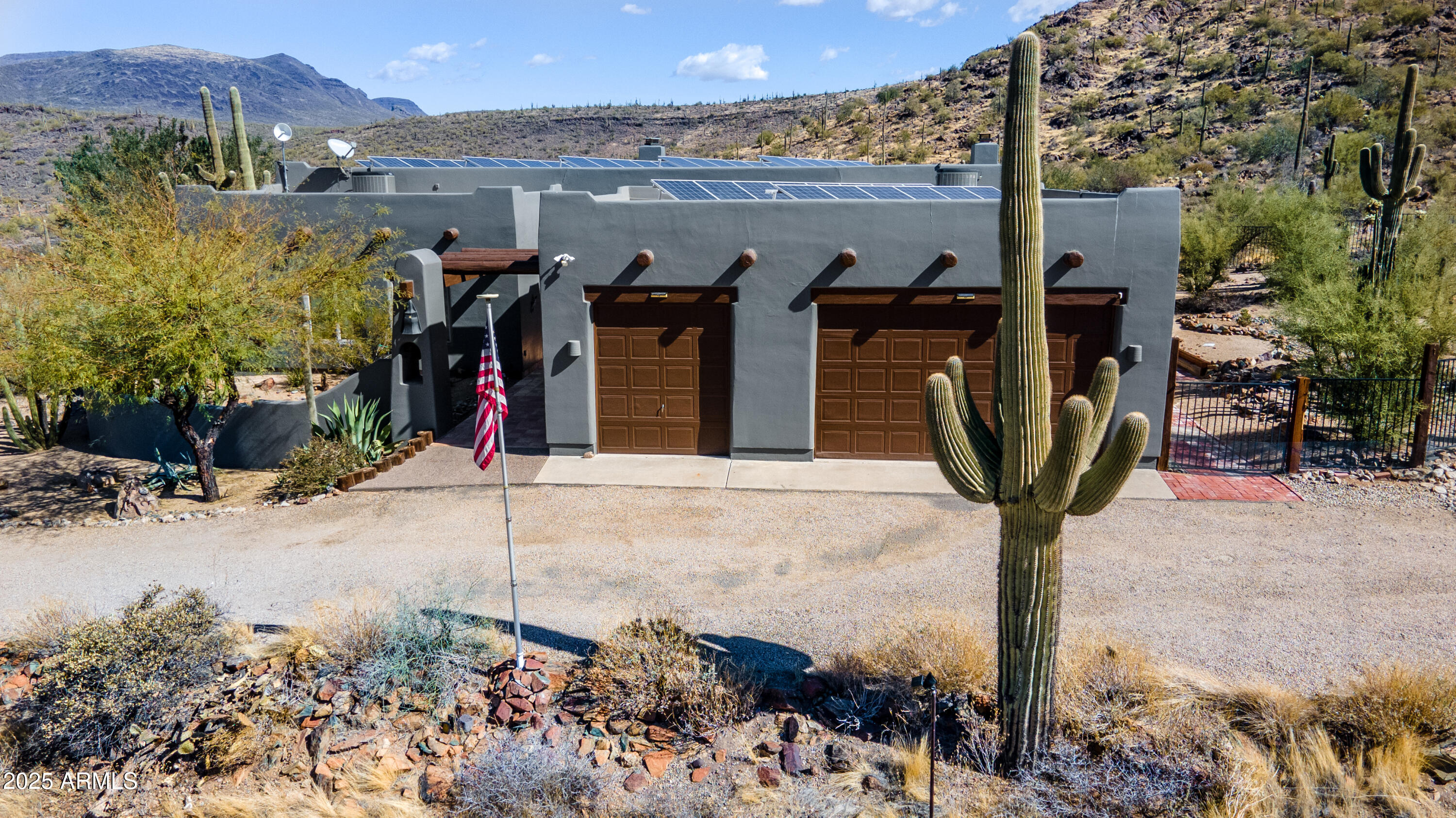 Cave Creek horse property - Residential