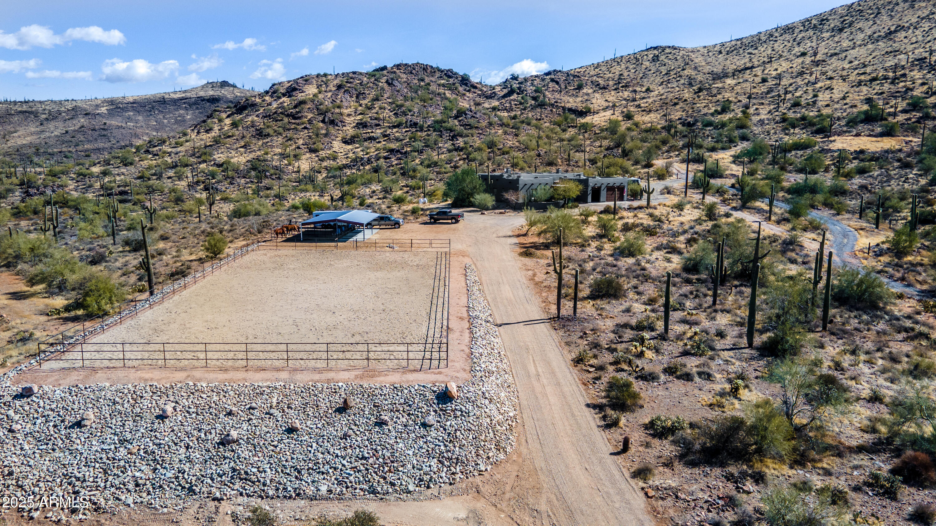 Cave Creek horse property - Residential