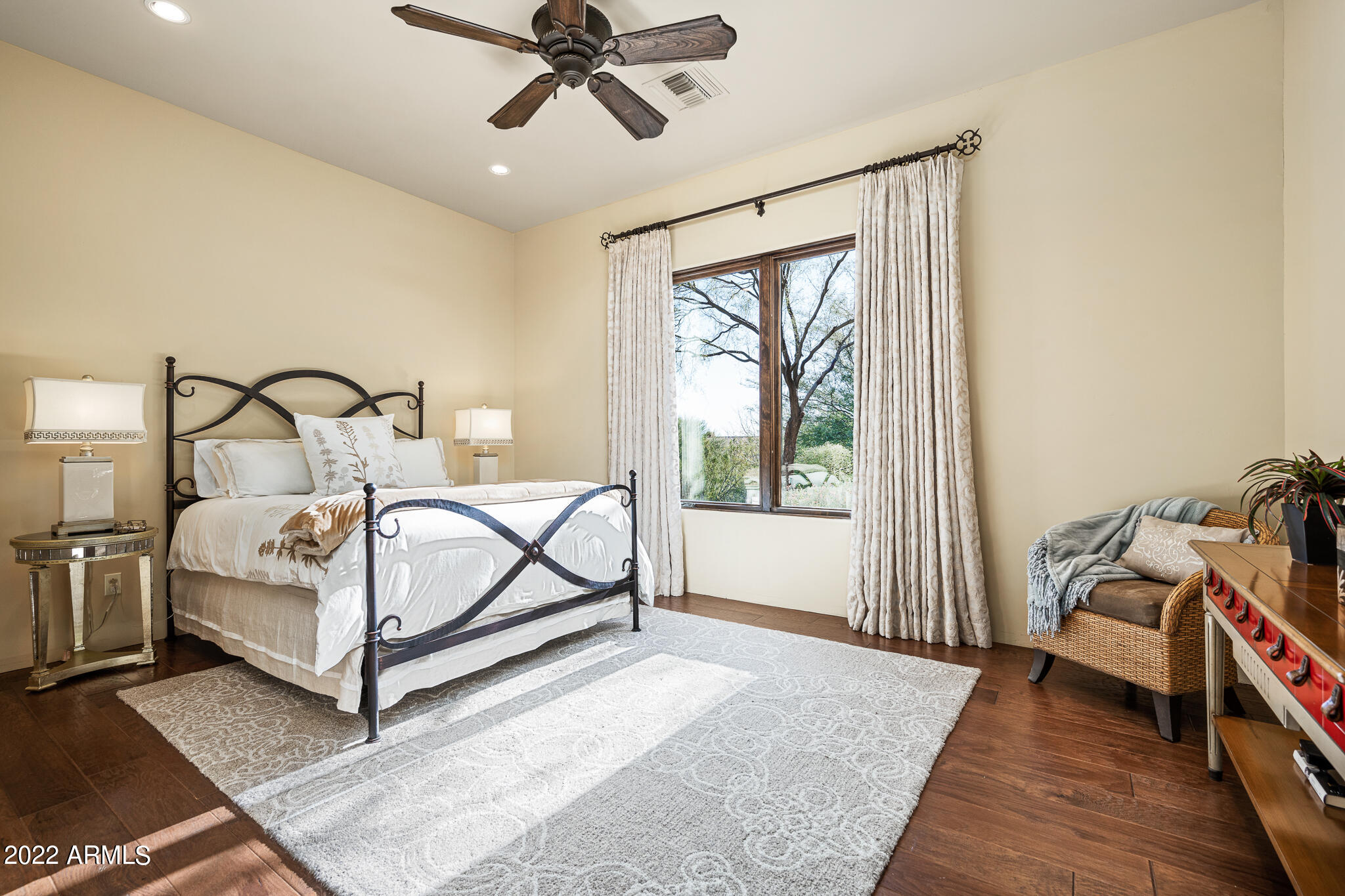 PINNACLE PEAK PLACE - Residential