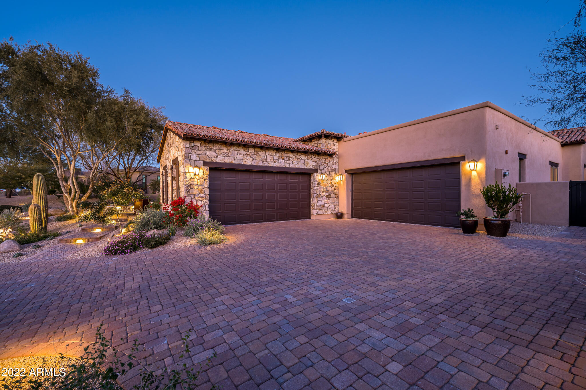PINNACLE PEAK PLACE - Residential