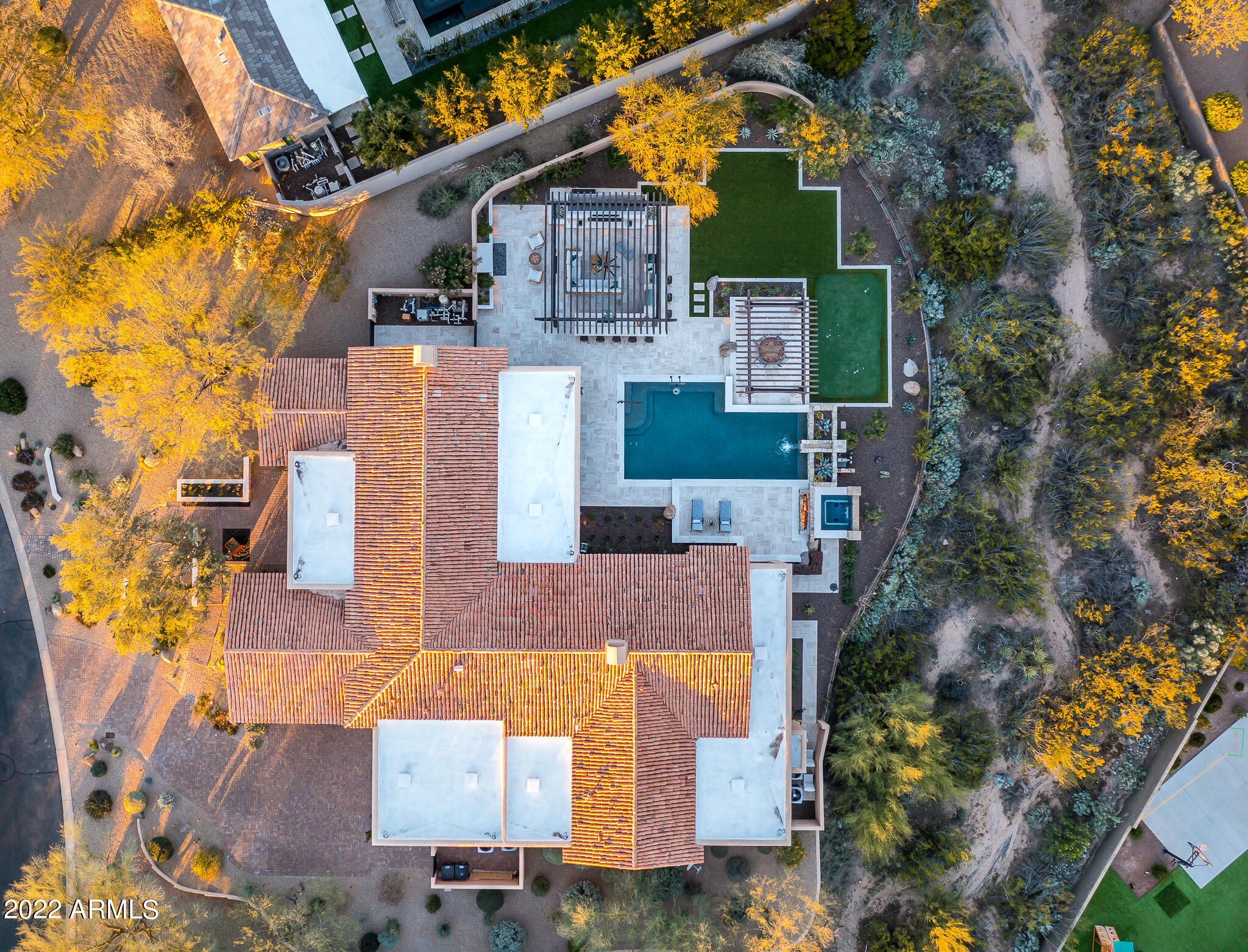 PINNACLE PEAK PLACE - Residential