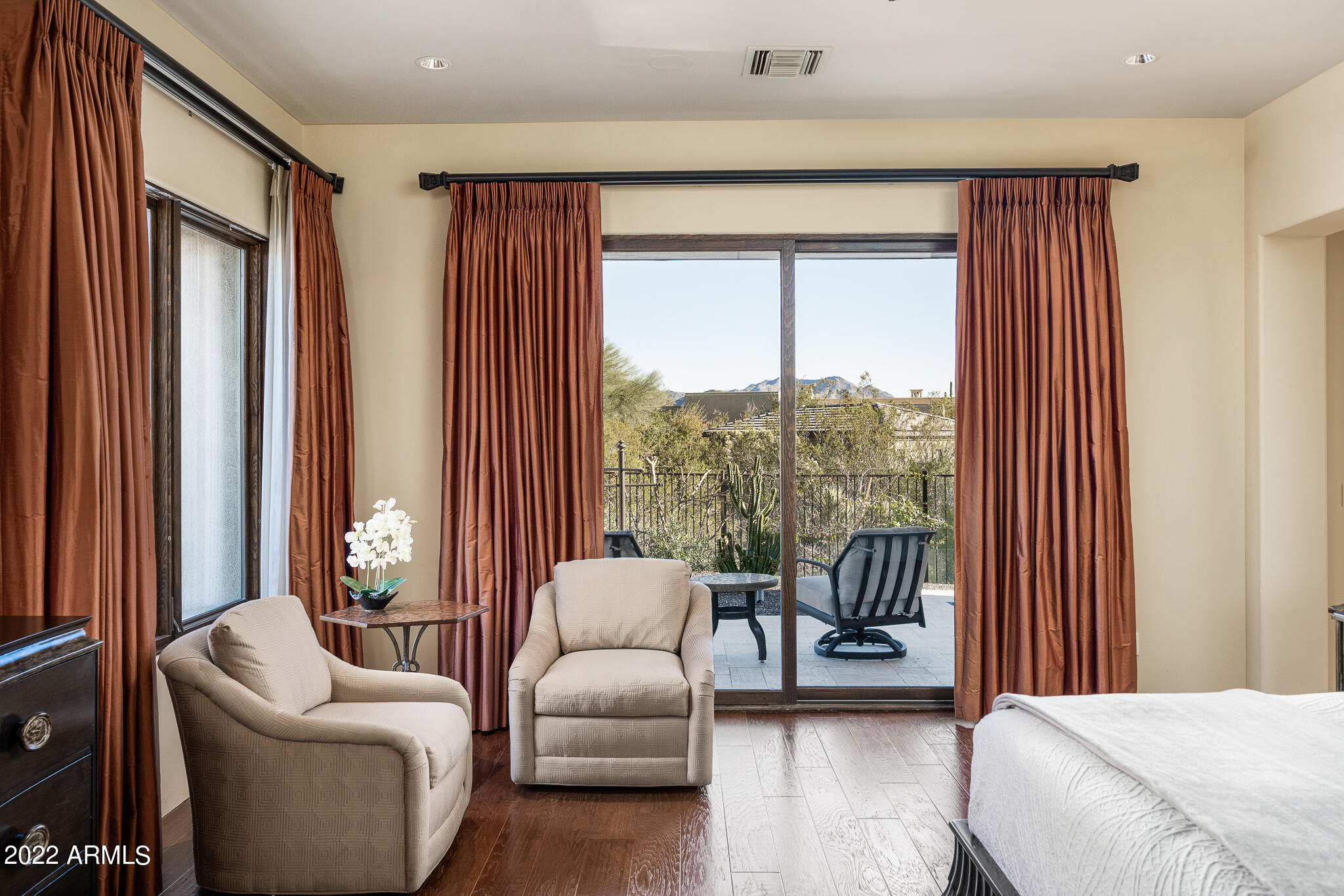 PINNACLE PEAK PLACE - Residential