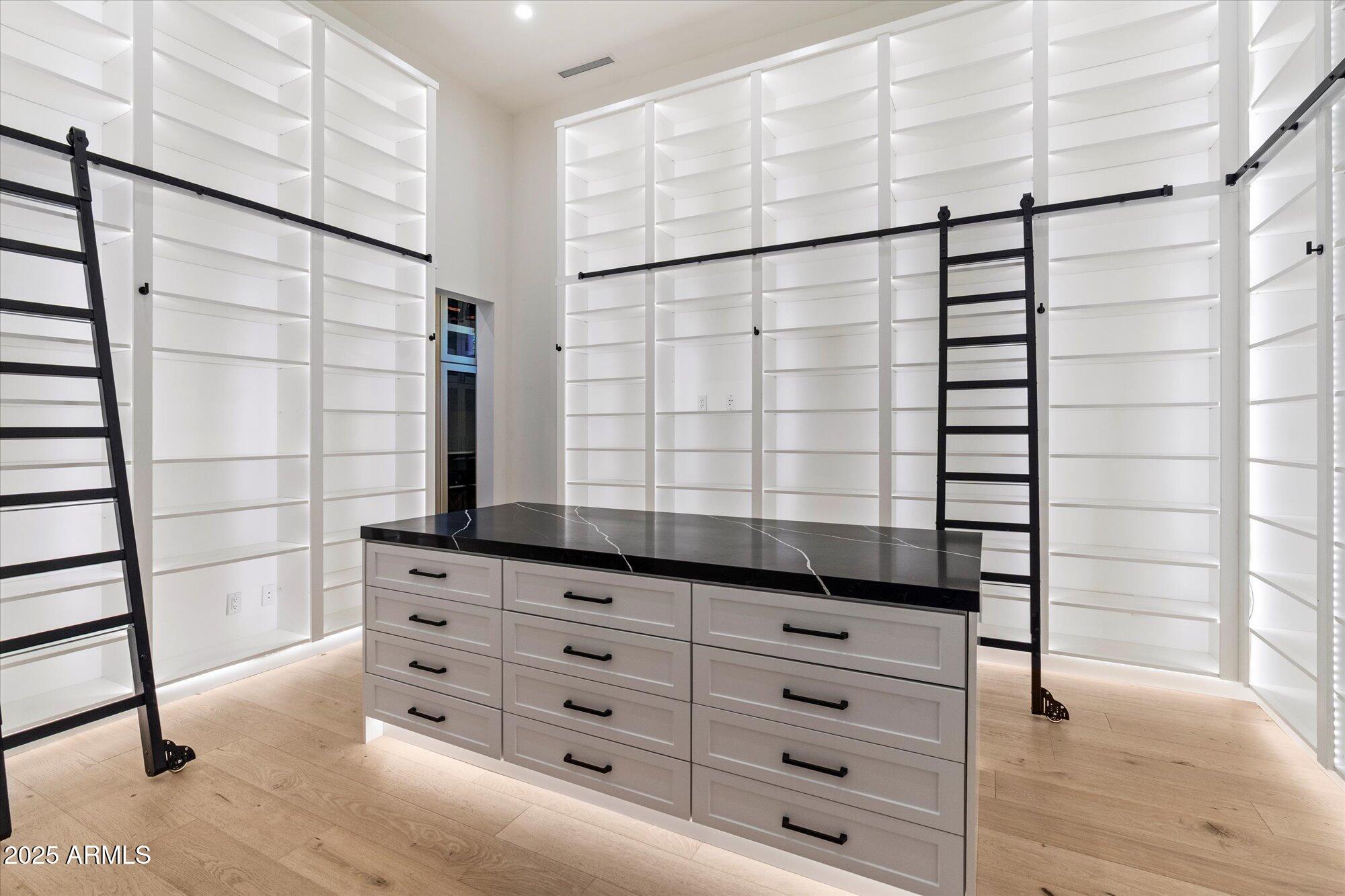 STONEVIEW - Residential