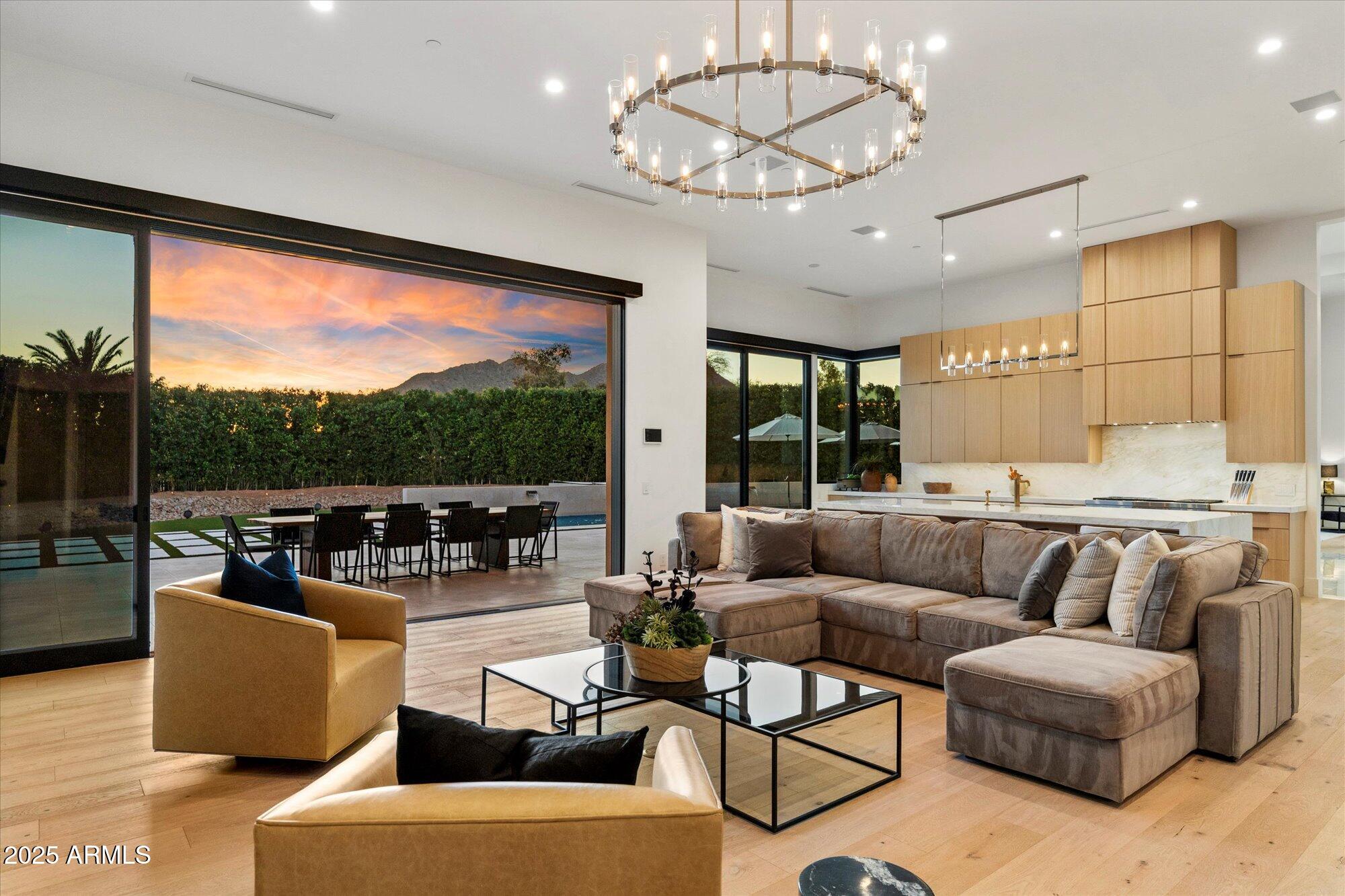 STONEVIEW - Residential