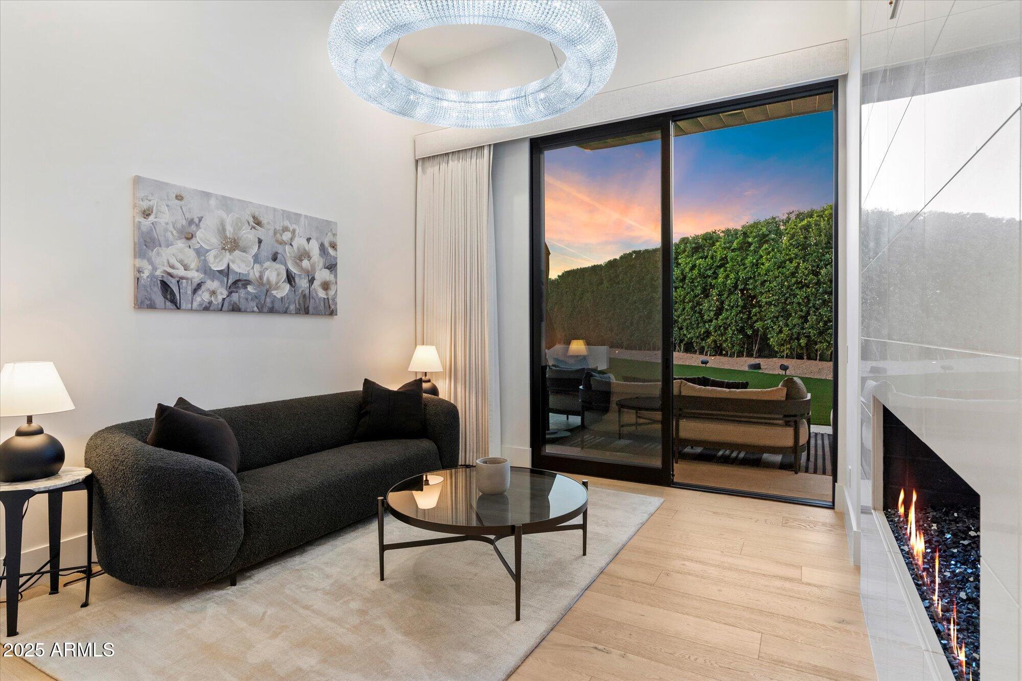 STONEVIEW - Residential