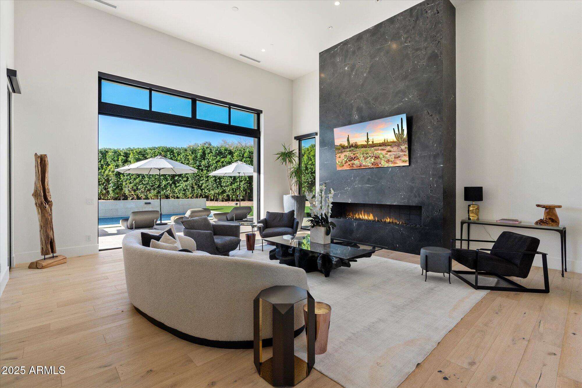 STONEVIEW - Residential