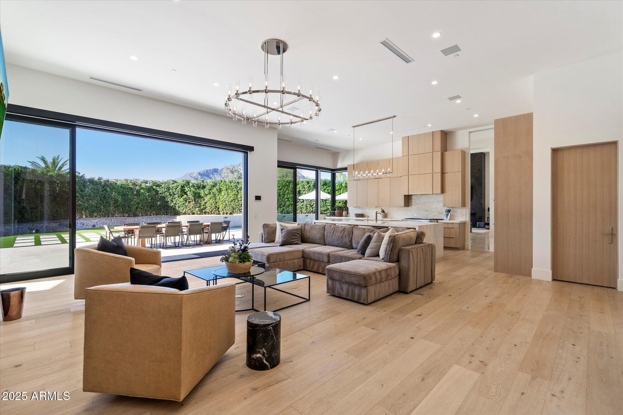 STONEVIEW - Residential