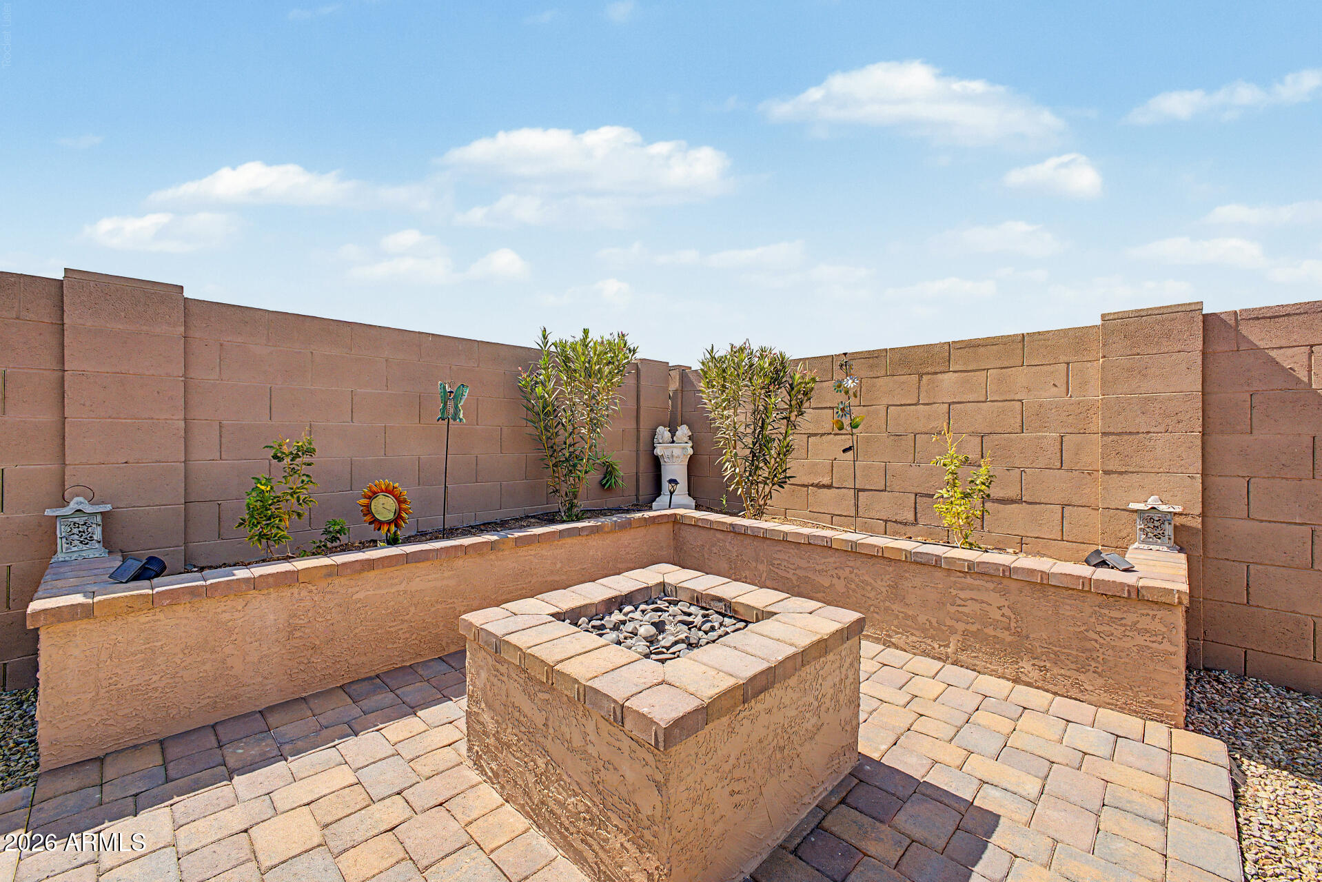 RANCHO MIRAGE ESTATES PHASE 2 PARCEL 15 - Residential