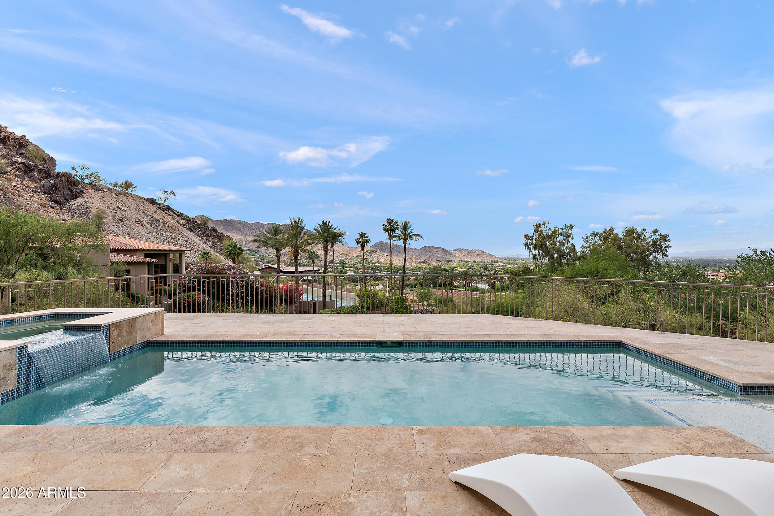 LAS BRISAS AMD - Residential