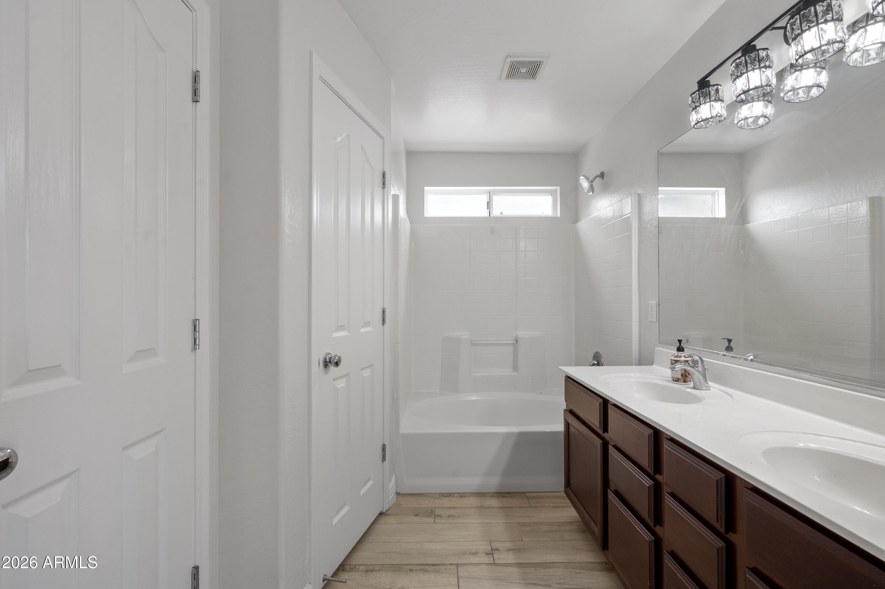 CASTLEGATE - Residential Lease