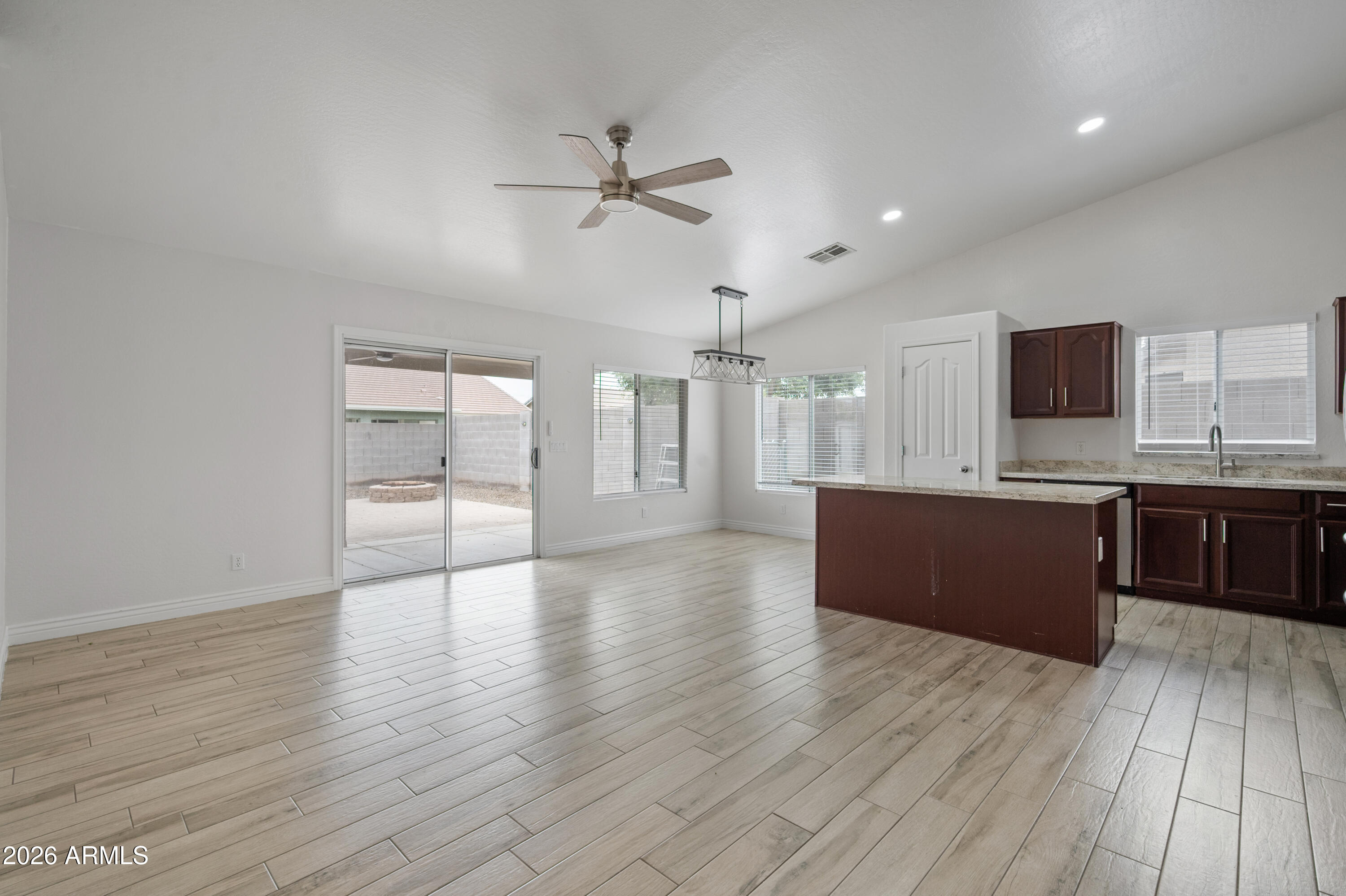 CASTLEGATE - Residential Lease