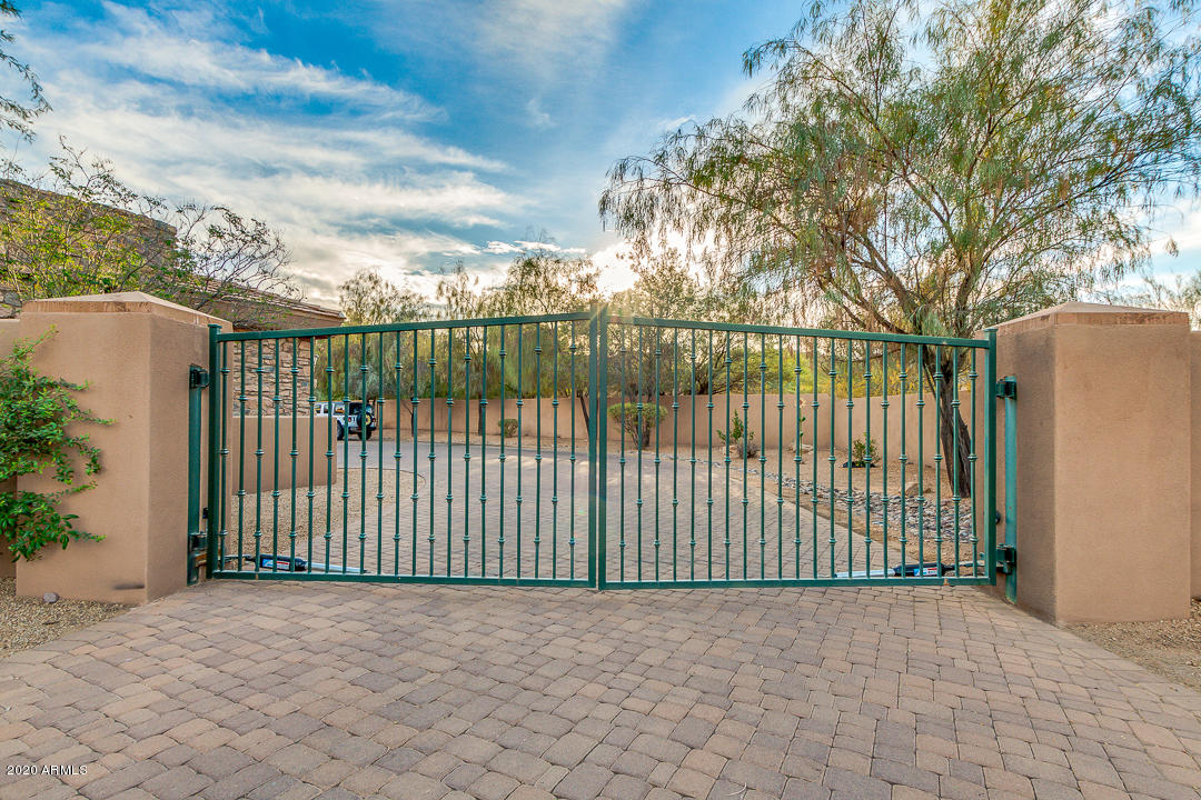 MAN ACRES - Residential