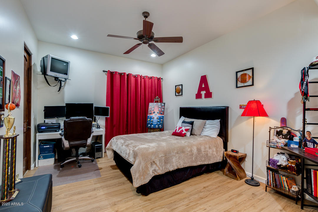 MAN ACRES - Residential