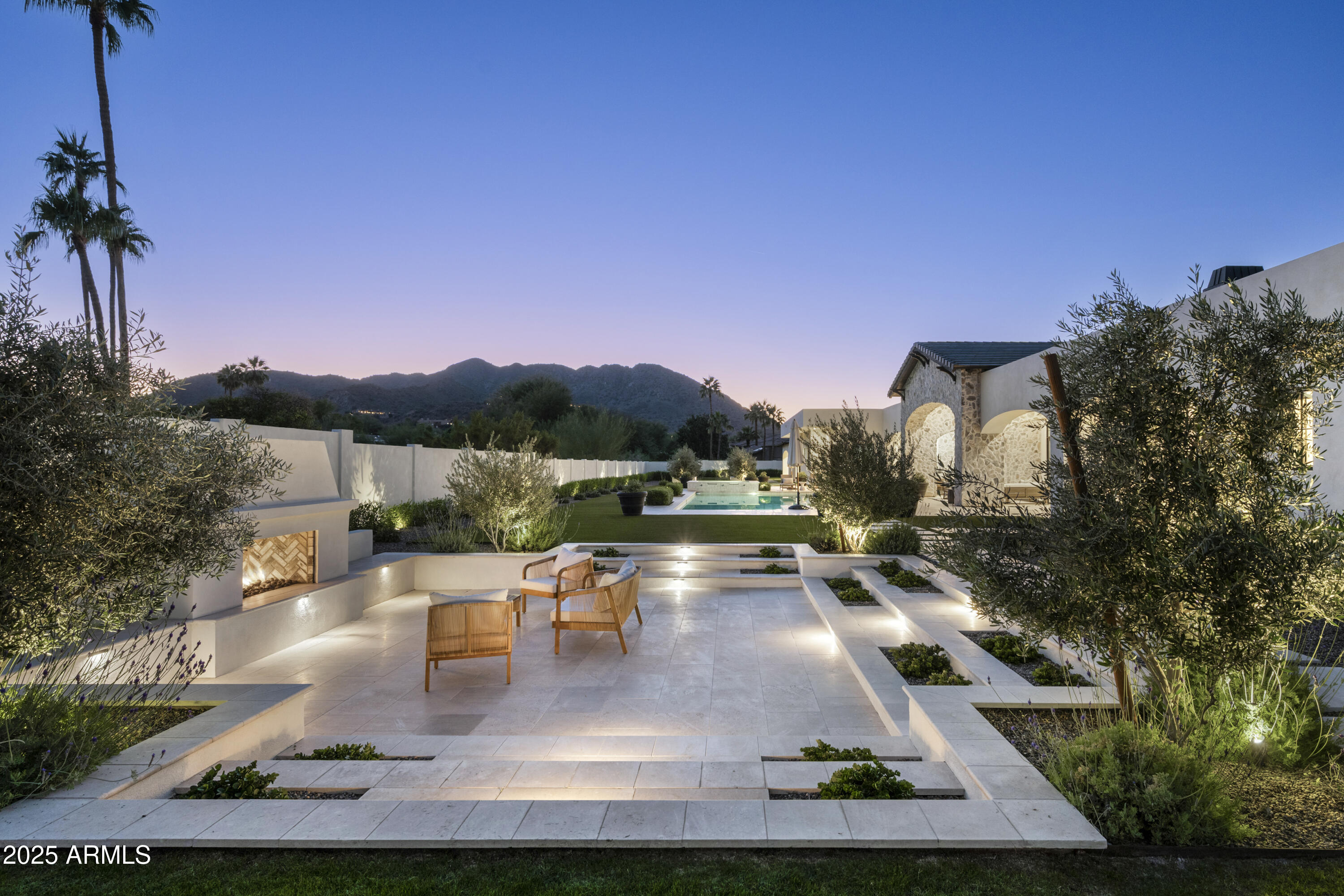 TATUM SHADOWS - Residential