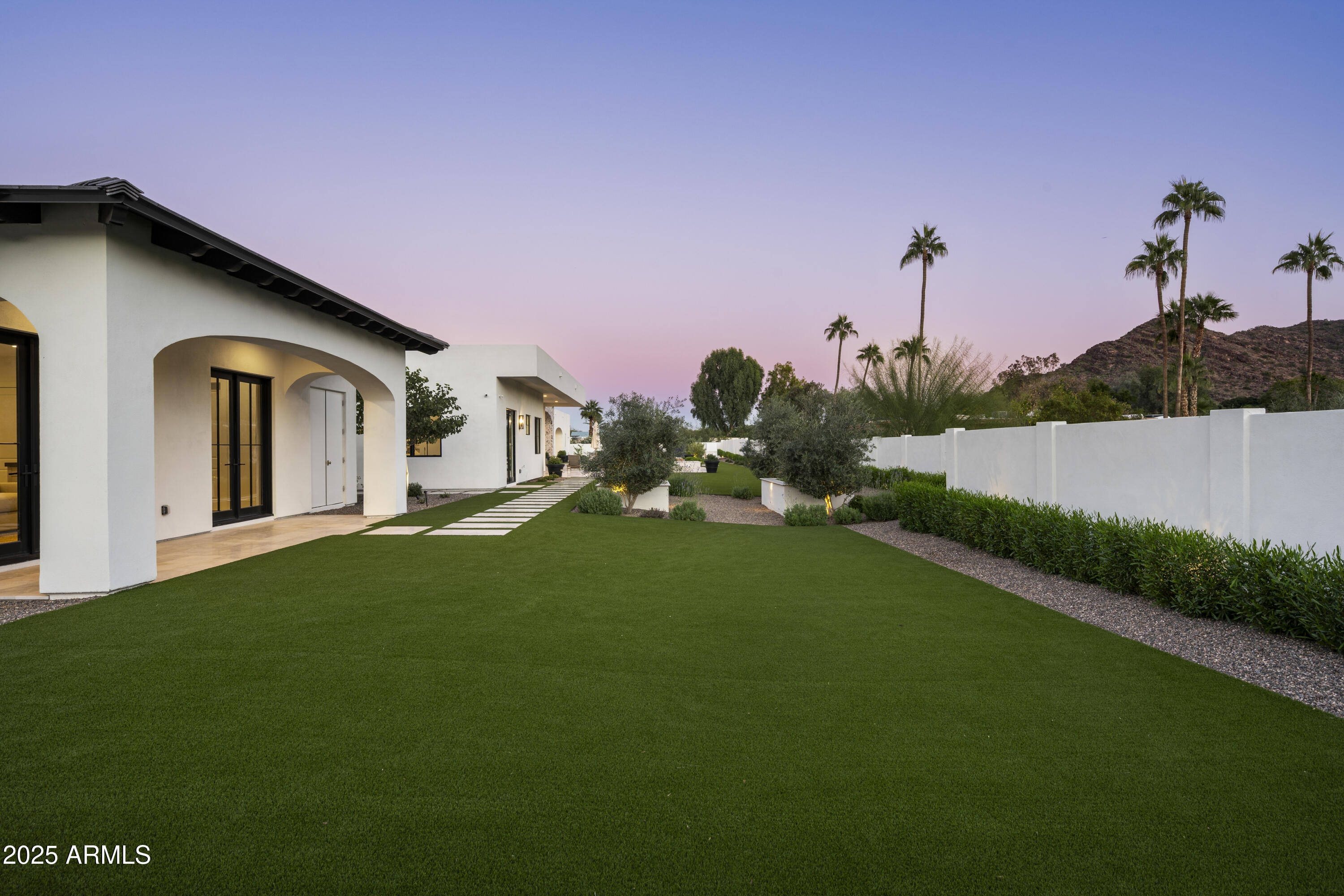 TATUM SHADOWS - Residential