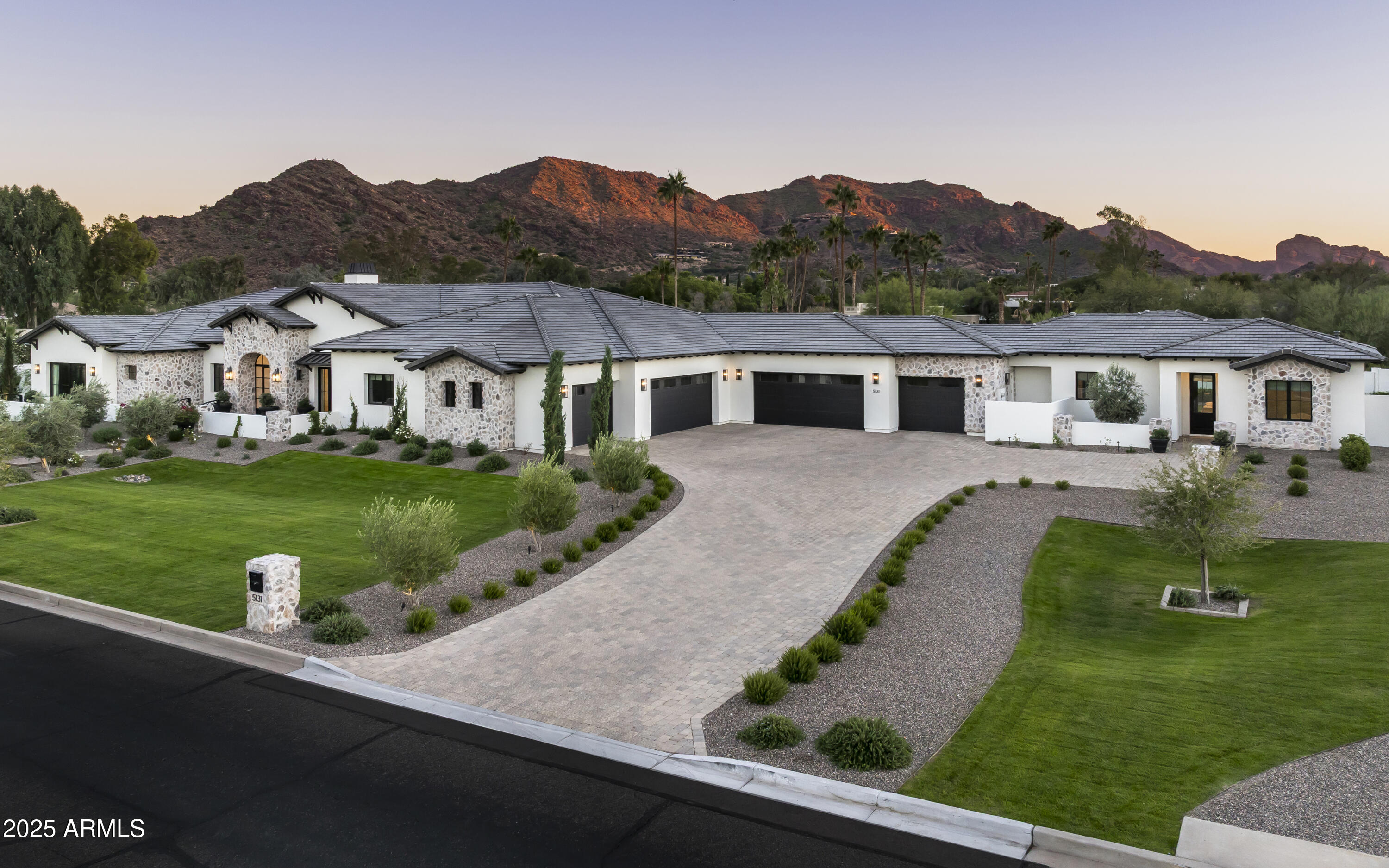TATUM SHADOWS - Residential