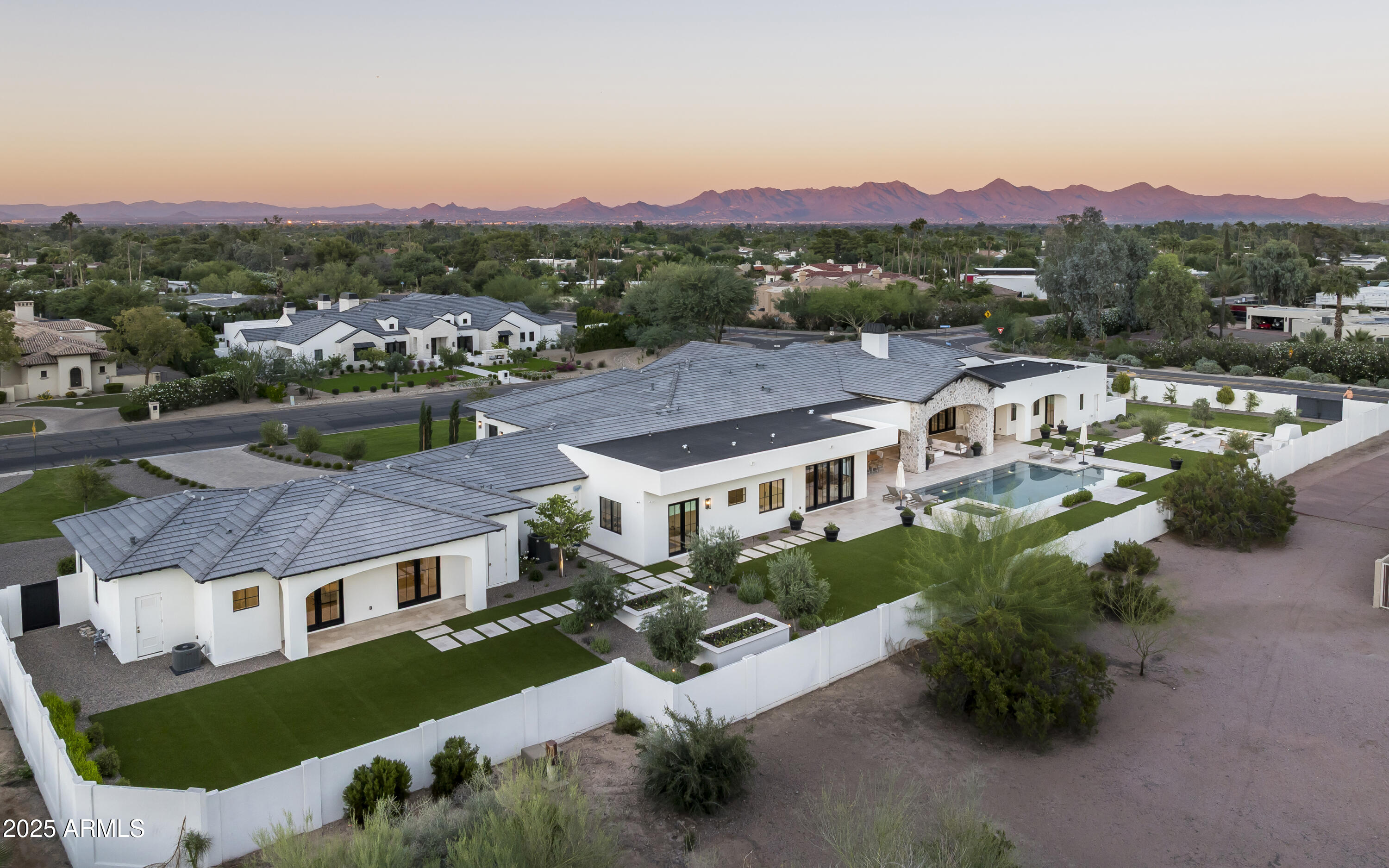 TATUM SHADOWS - Residential