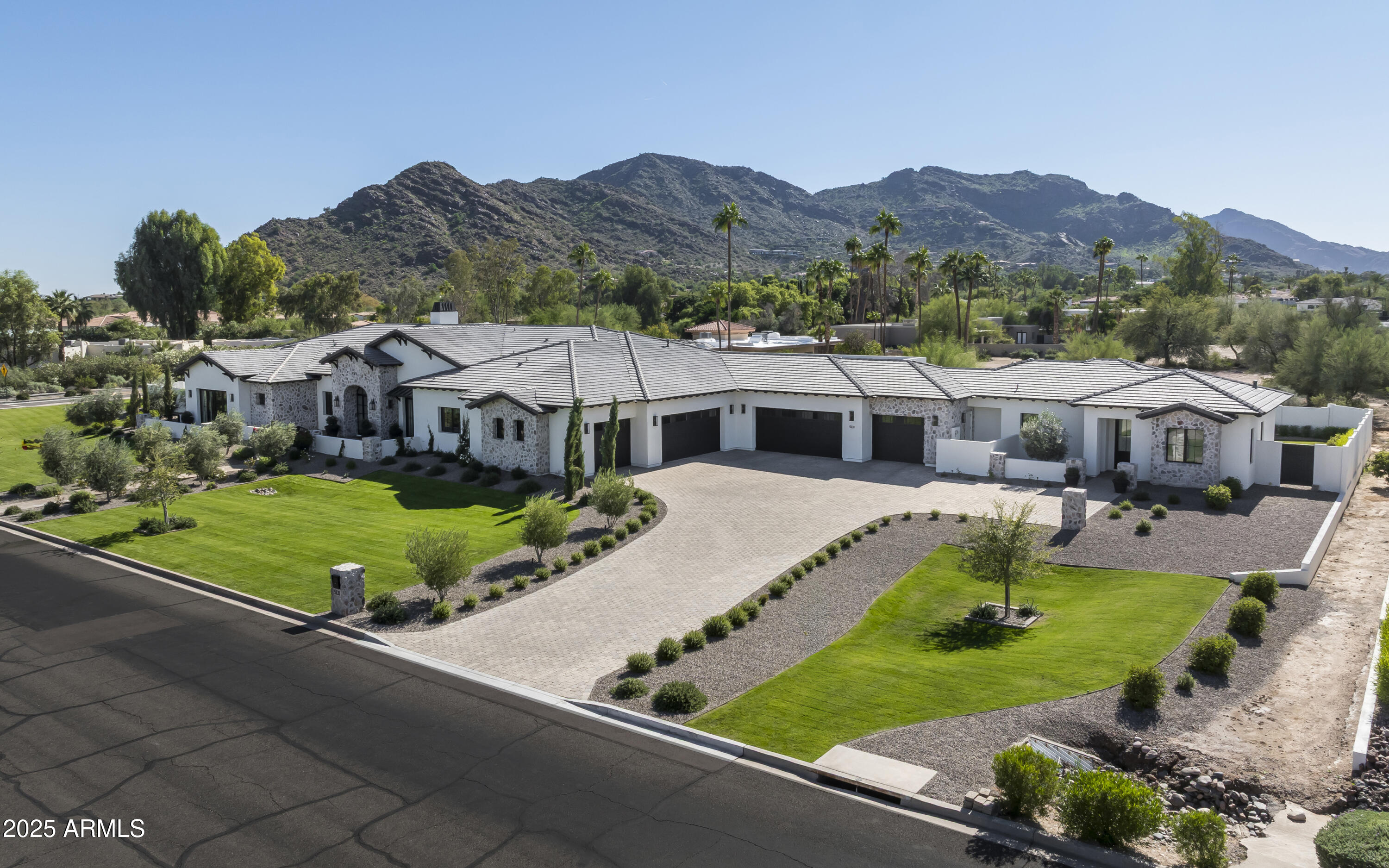 TATUM SHADOWS - Residential
