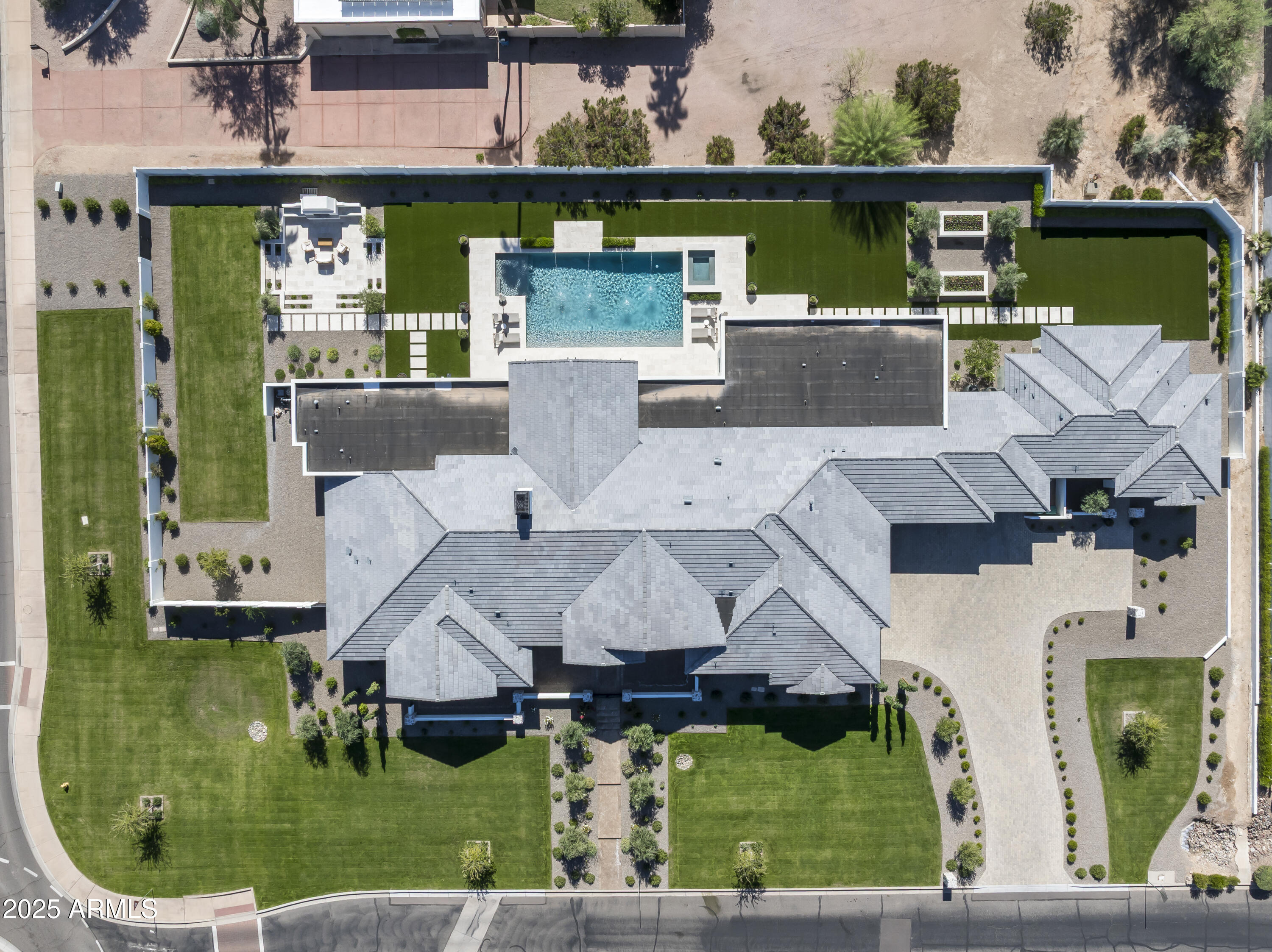 TATUM SHADOWS - Residential