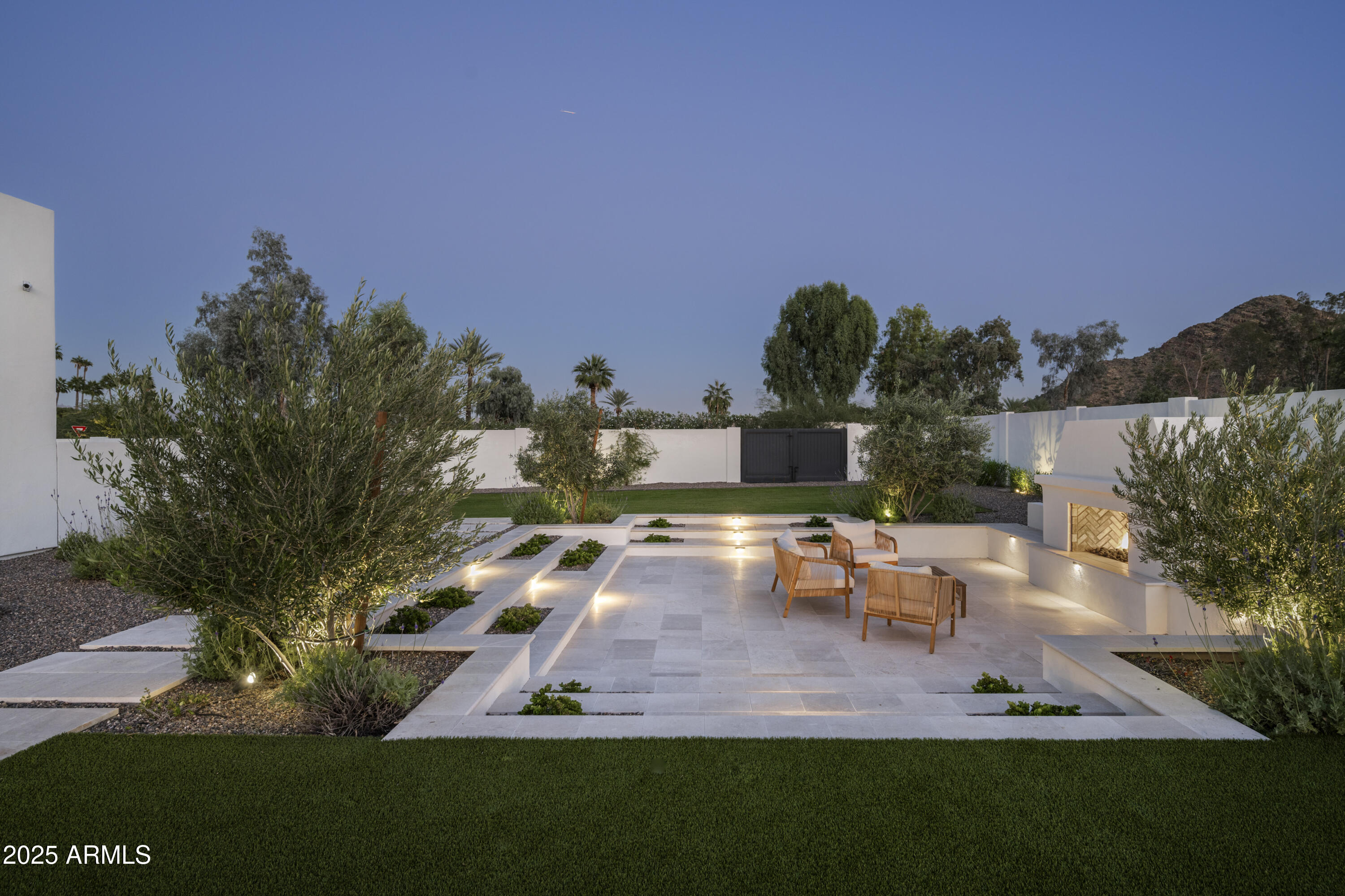 TATUM SHADOWS - Residential