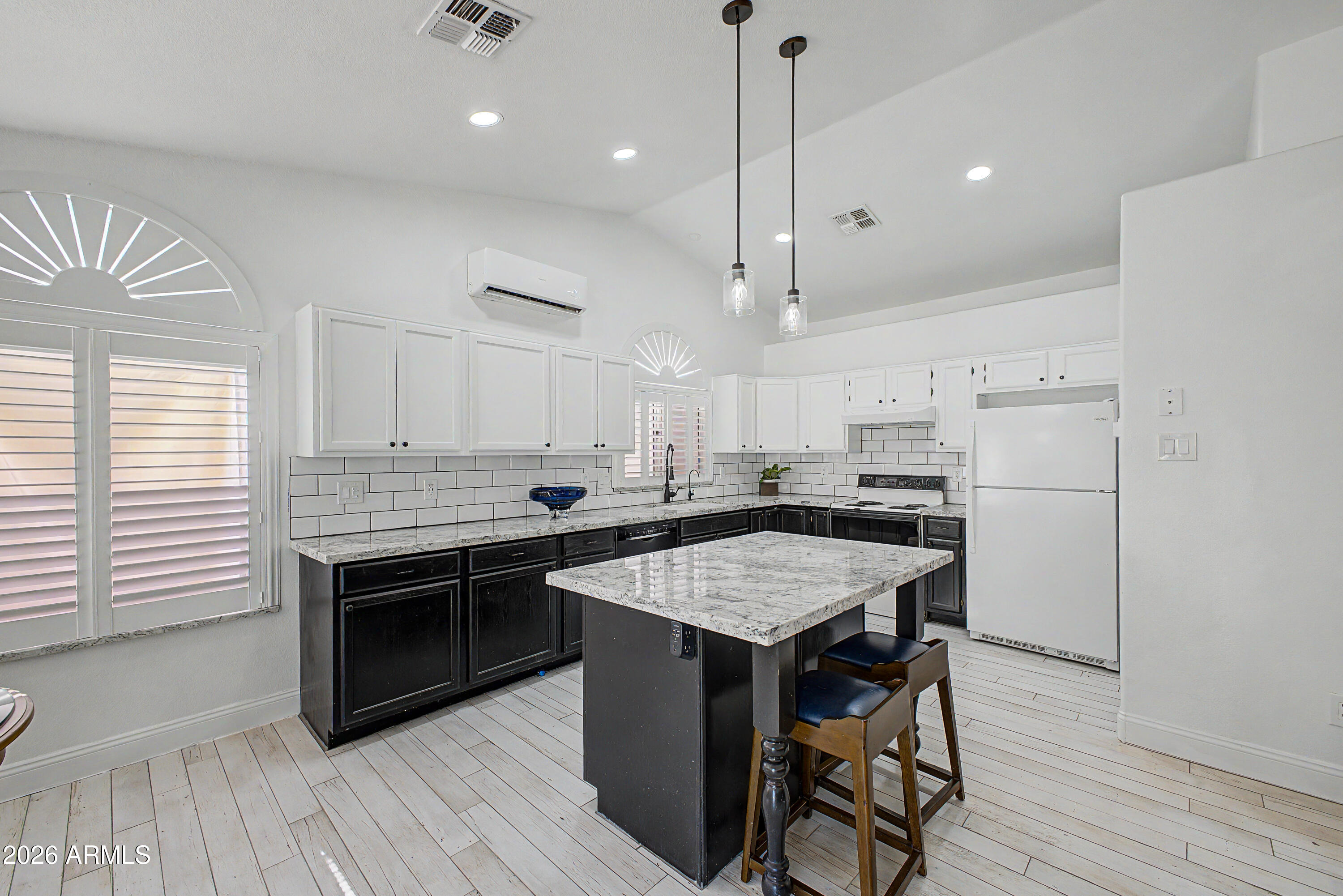 MISSION TIERRA REPLAT LOT 1-102 TR AB - Residential