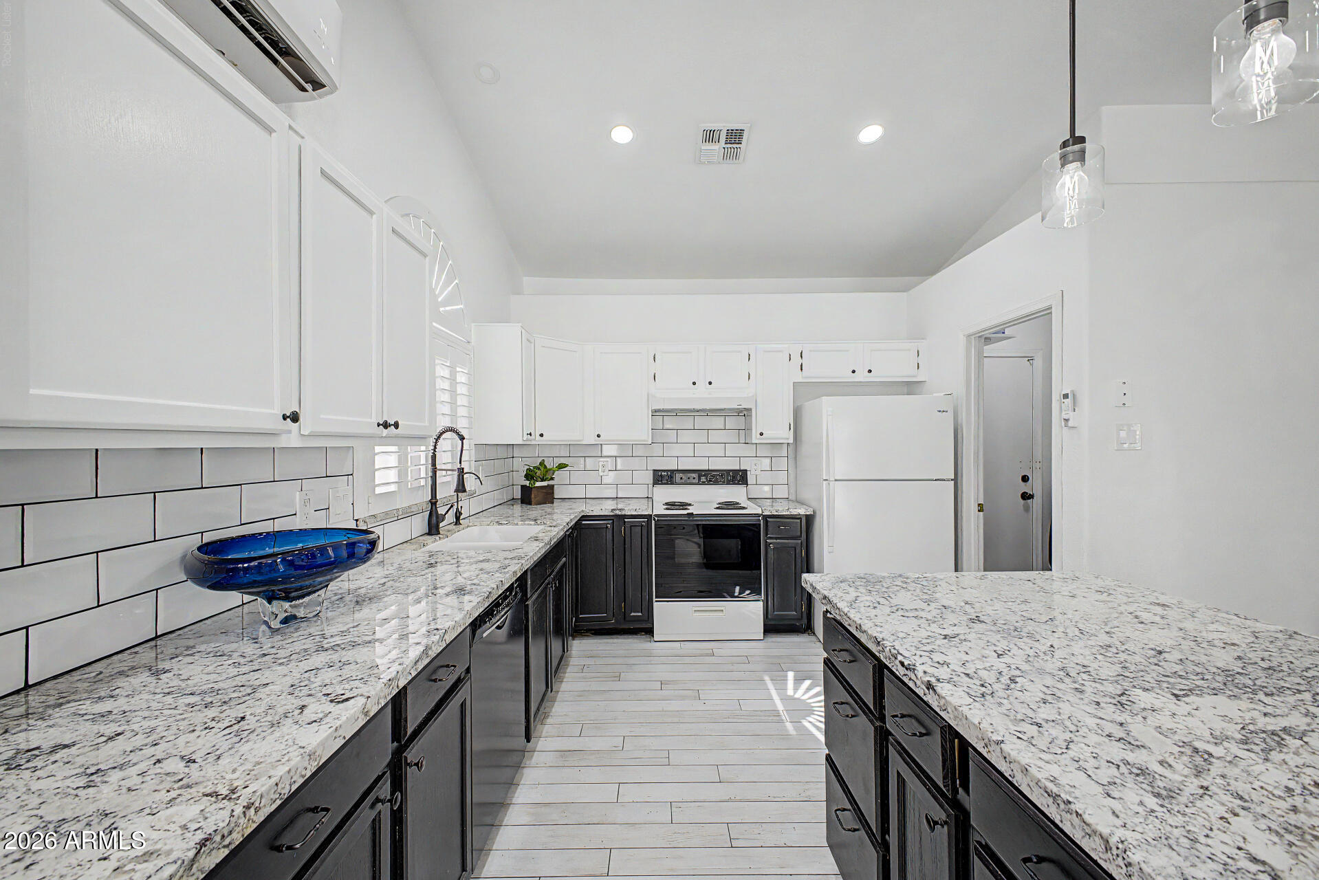 MISSION TIERRA REPLAT LOT 1-102 TR AB - Residential