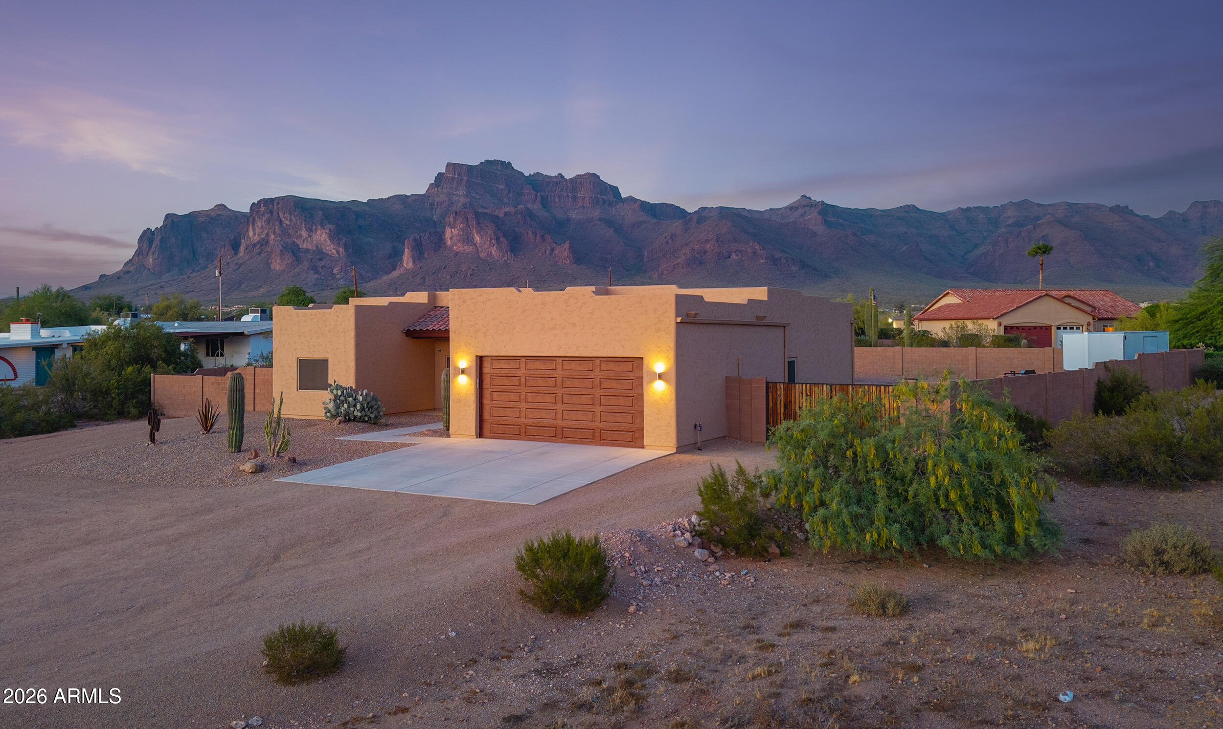 COM @ THE W4 COR OF SEC 25-01N-08E TH N-330.94 TH - Residential