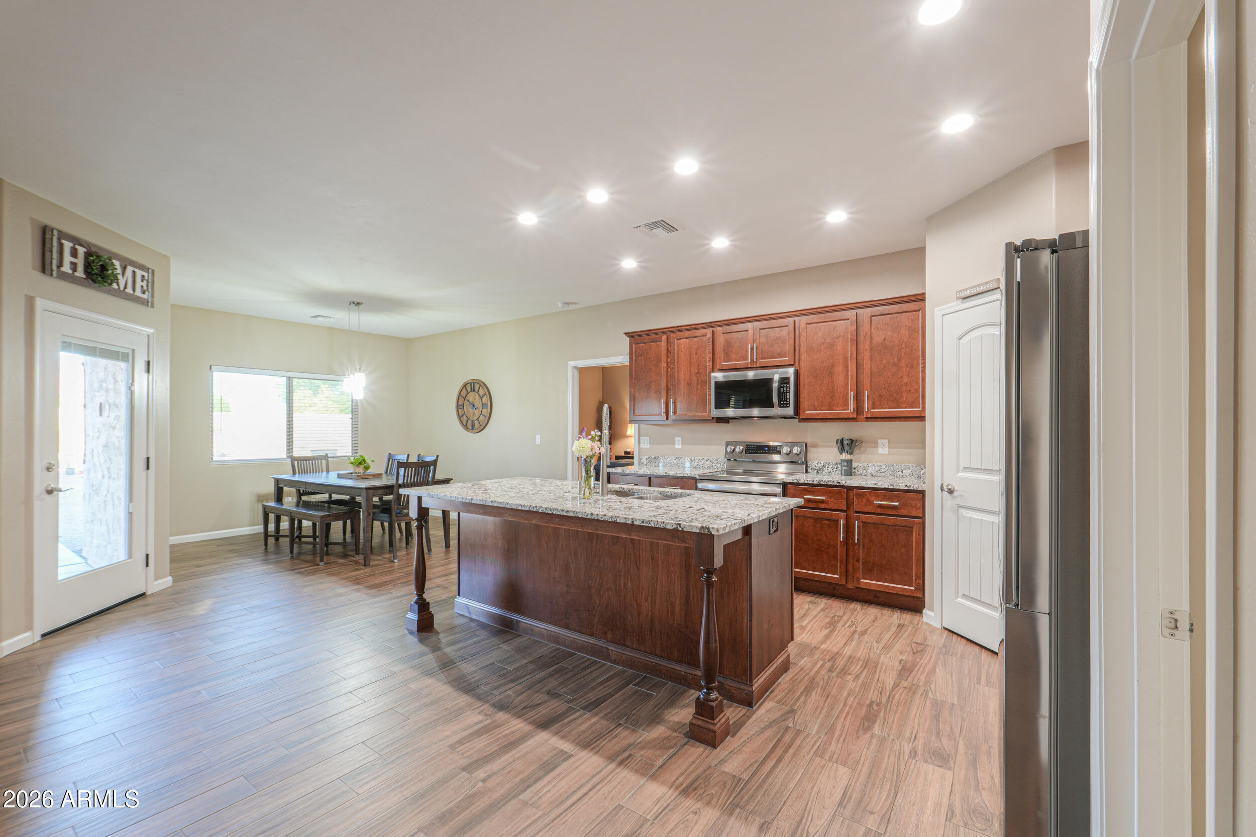 COM @ THE W4 COR OF SEC 25-01N-08E TH N-330.94 TH - Residential
