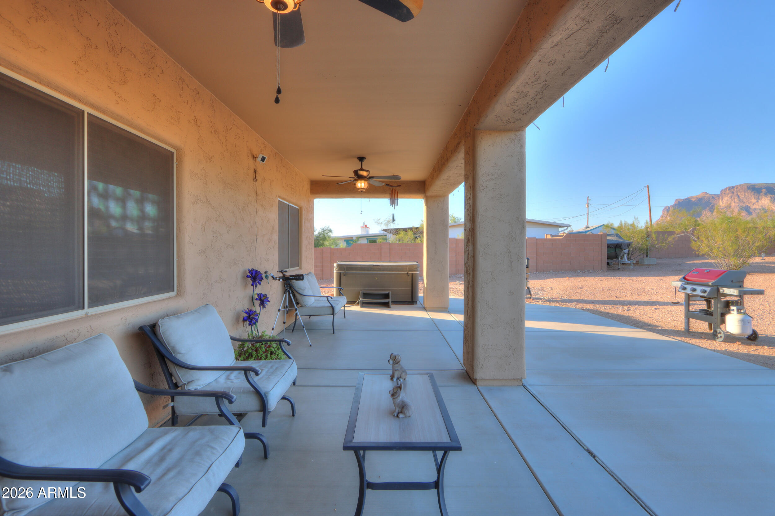 COM @ THE W4 COR OF SEC 25-01N-08E TH N-330.94 TH - Residential