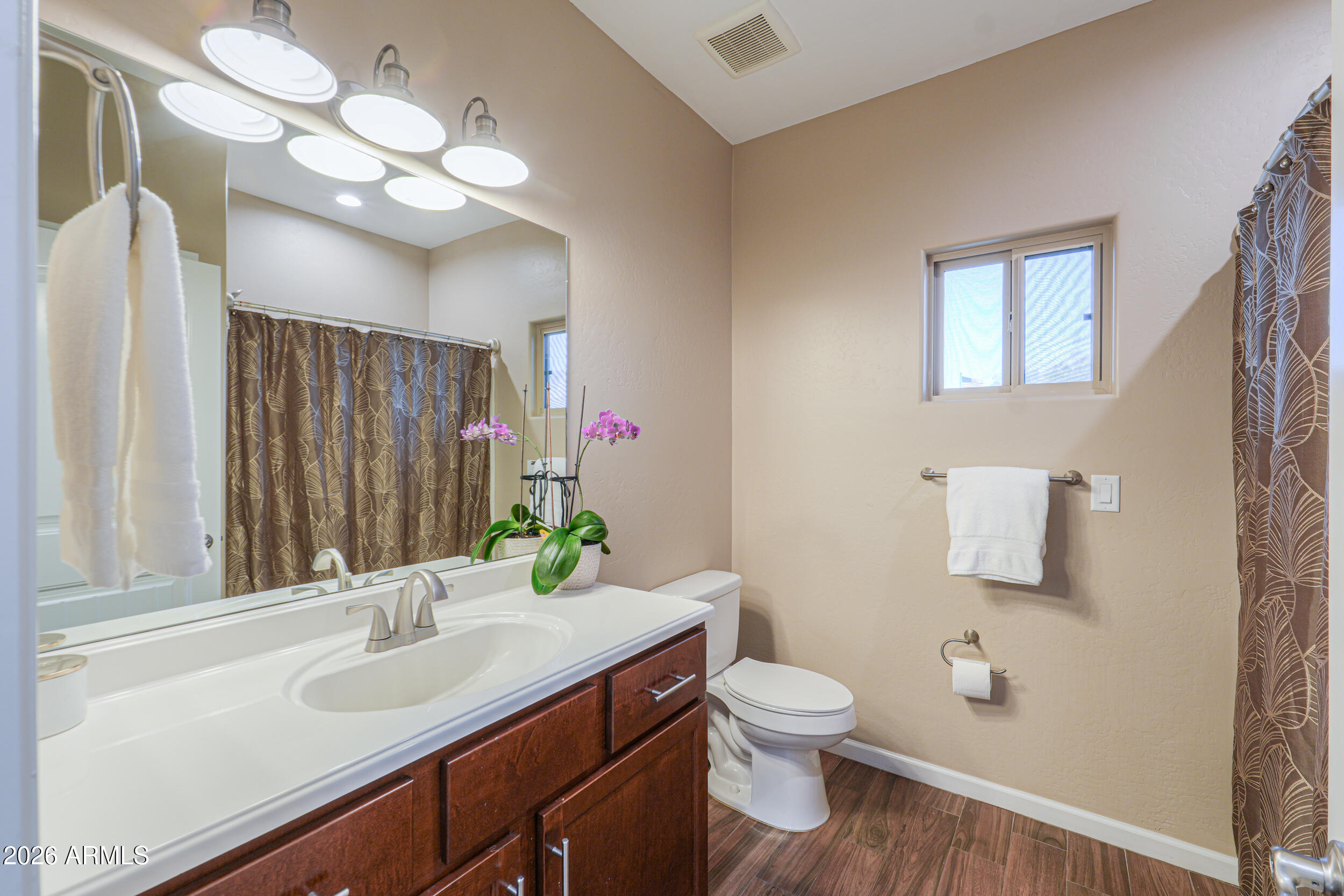 COM @ THE W4 COR OF SEC 25-01N-08E TH N-330.94 TH - Residential