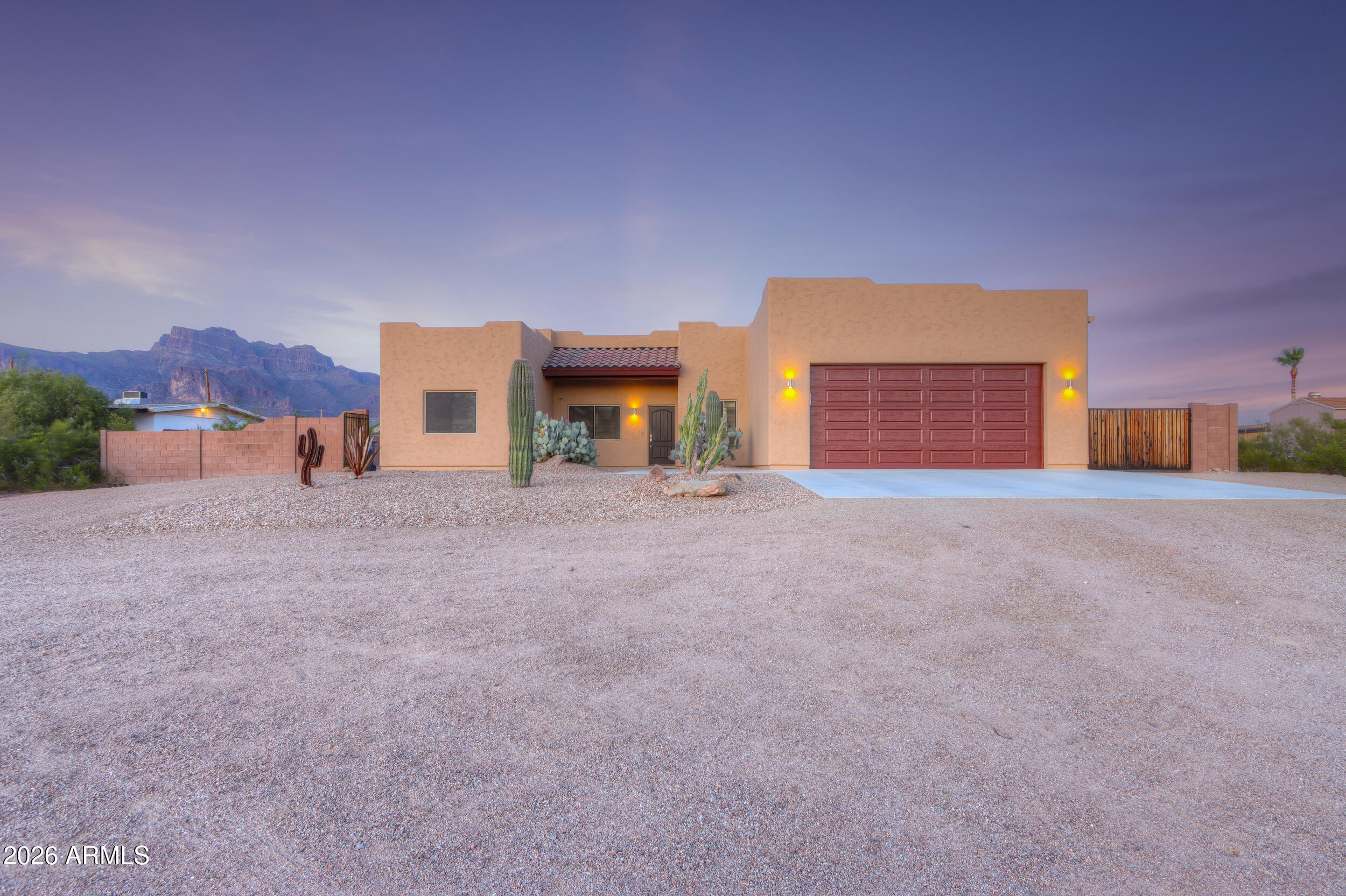 COM @ THE W4 COR OF SEC 25-01N-08E TH N-330.94 TH - Residential