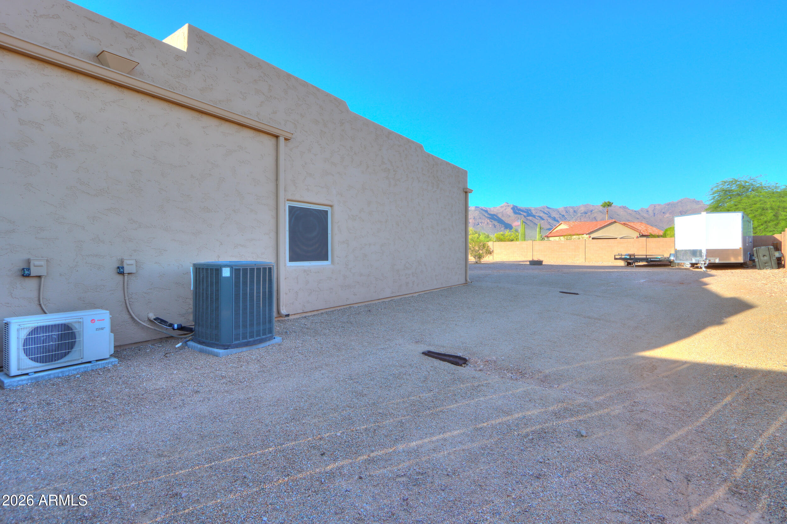 COM @ THE W4 COR OF SEC 25-01N-08E TH N-330.94 TH - Residential