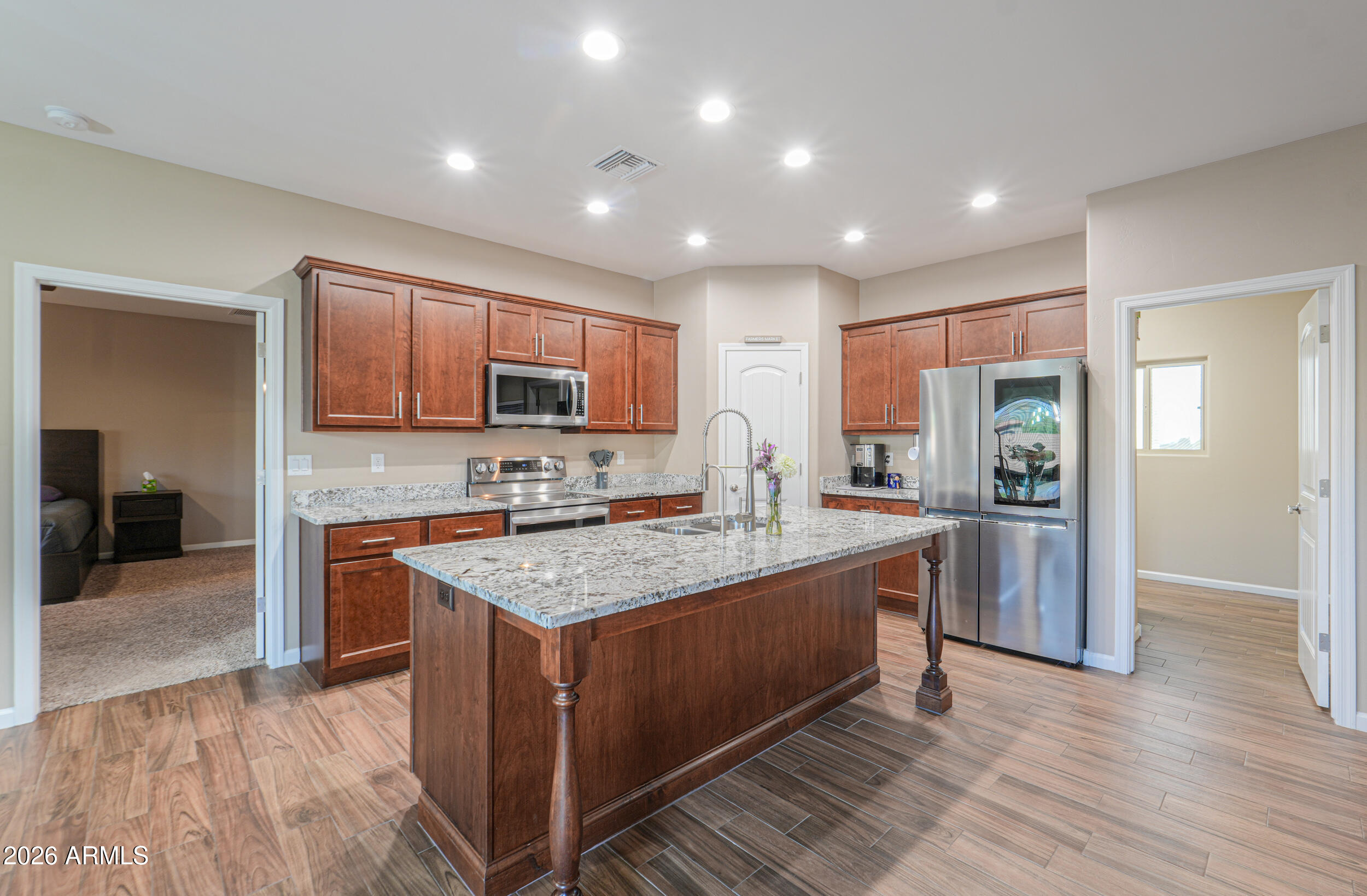 COM @ THE W4 COR OF SEC 25-01N-08E TH N-330.94 TH - Residential