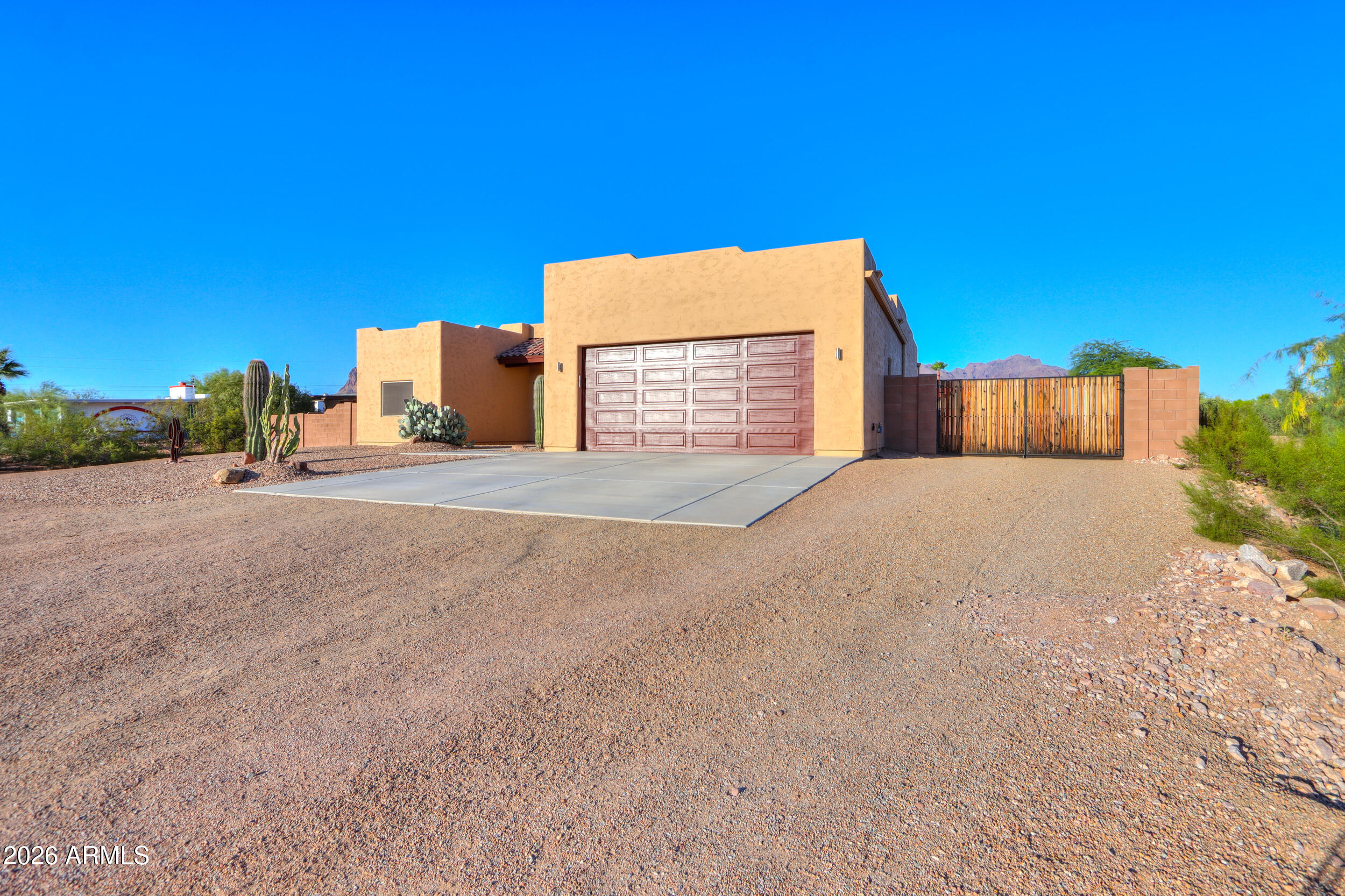 COM @ THE W4 COR OF SEC 25-01N-08E TH N-330.94 TH - Residential