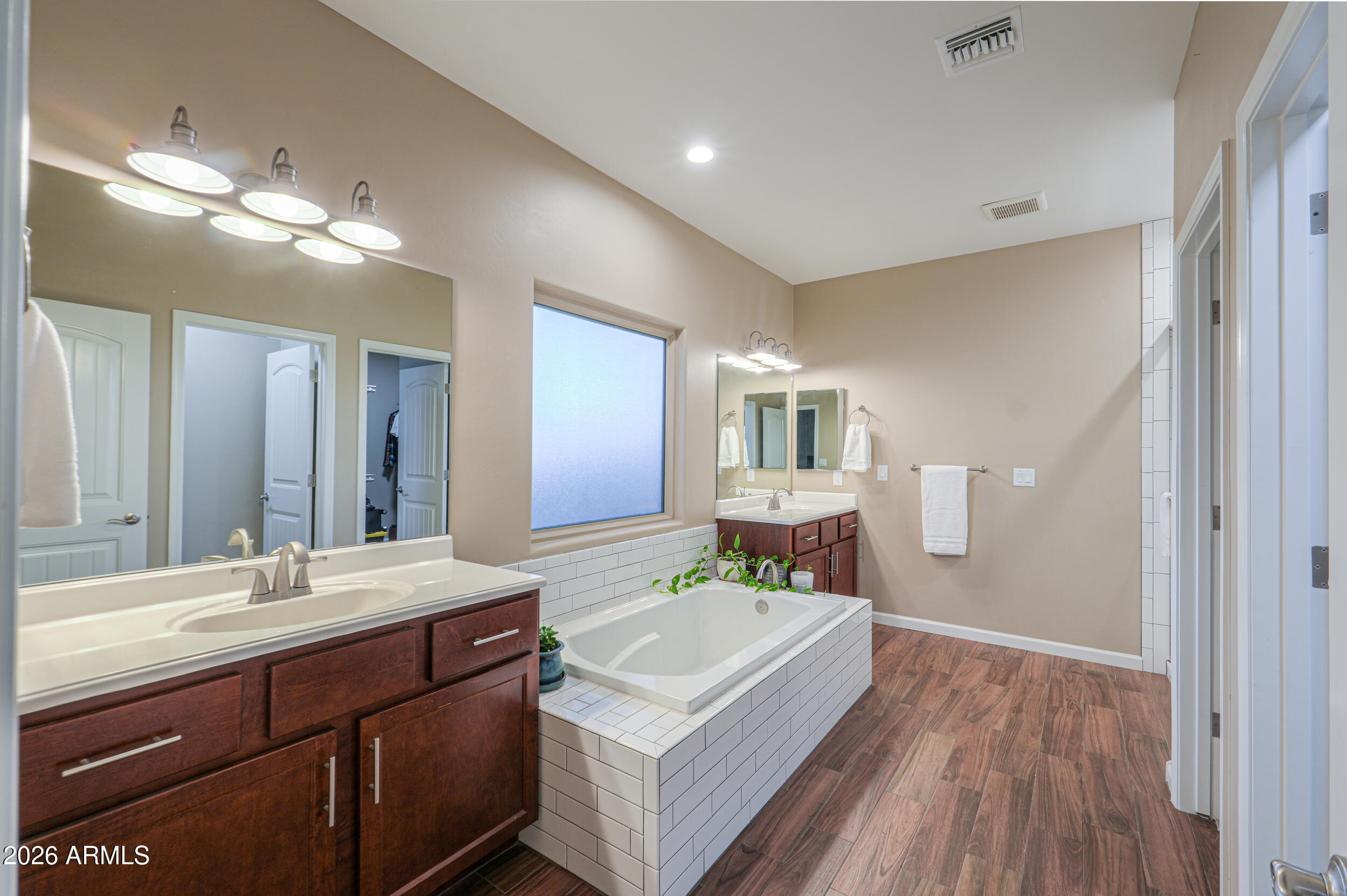 COM @ THE W4 COR OF SEC 25-01N-08E TH N-330.94 TH - Residential