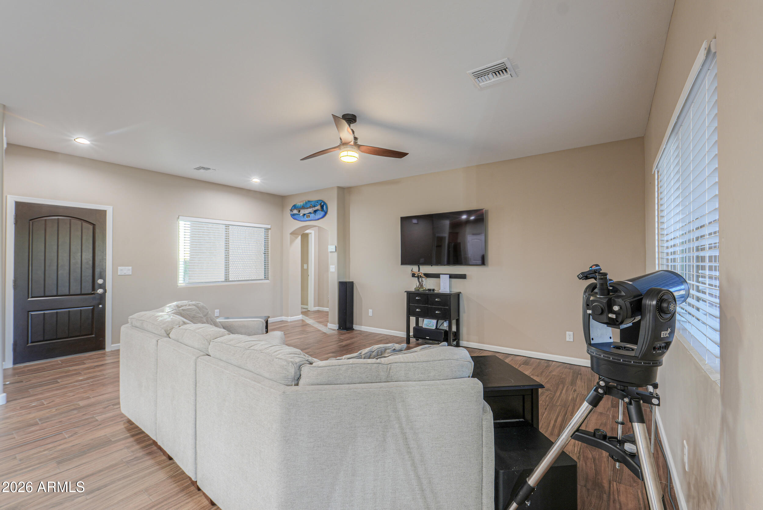 COM @ THE W4 COR OF SEC 25-01N-08E TH N-330.94 TH - Residential