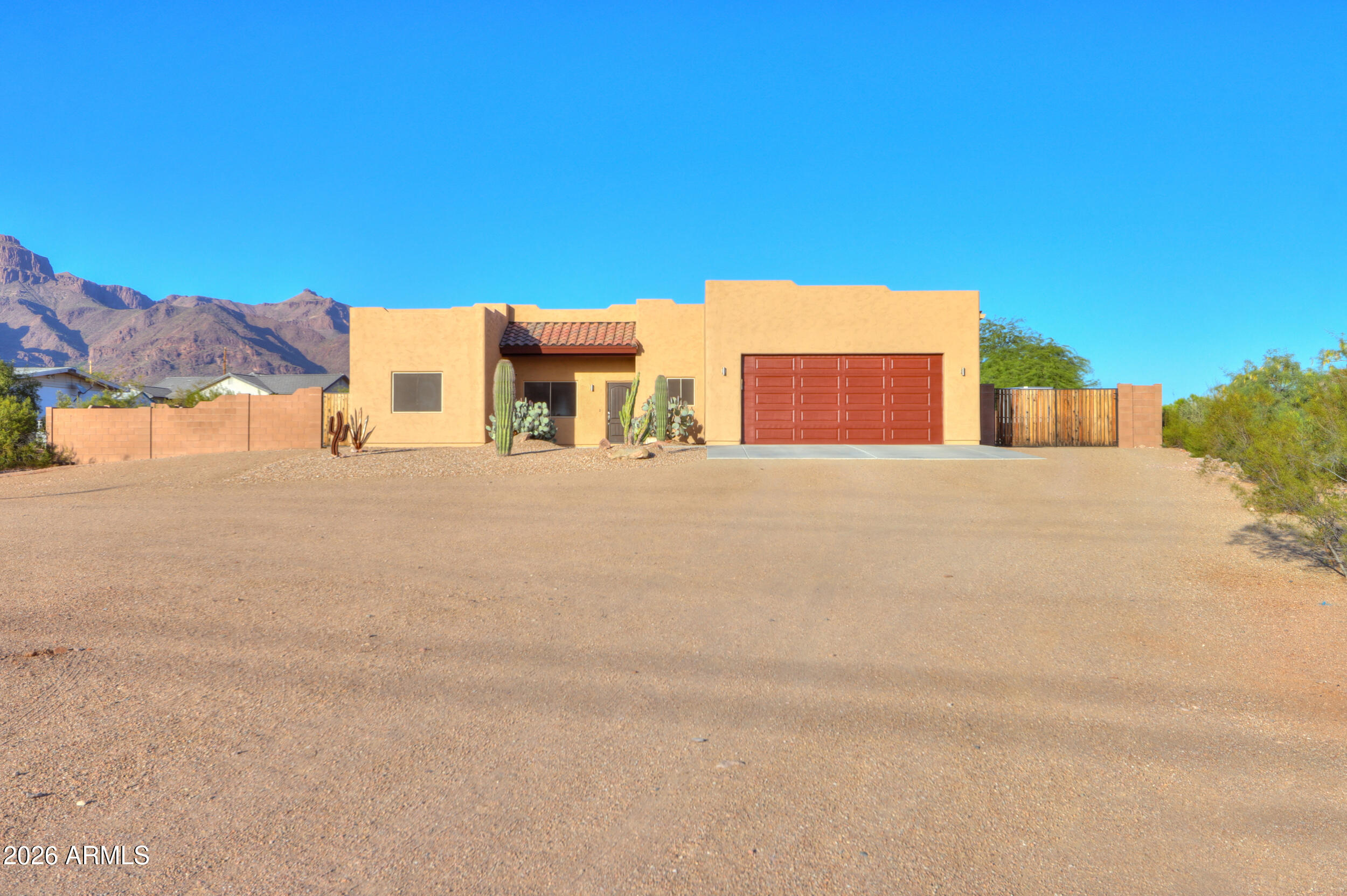 COM @ THE W4 COR OF SEC 25-01N-08E TH N-330.94 TH - Residential