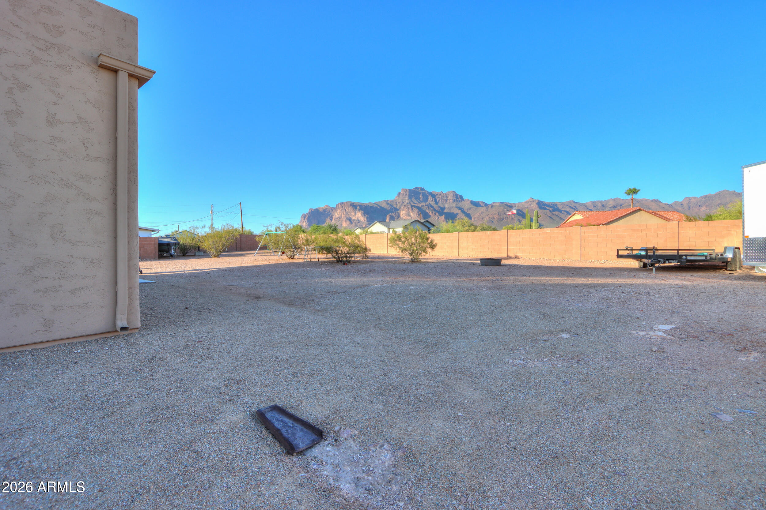 COM @ THE W4 COR OF SEC 25-01N-08E TH N-330.94 TH - Residential