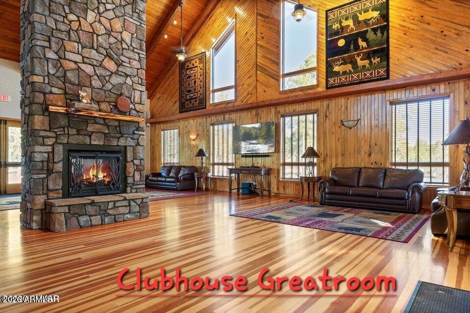 WHITE MOUNTAIN VACATION VILLAGE UNIT 4 - Residential