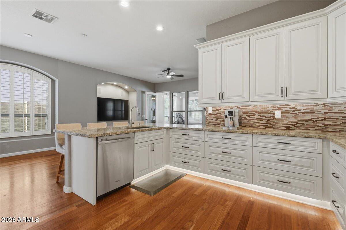 CAYMAN SQUARE UNIT 1 - Residential