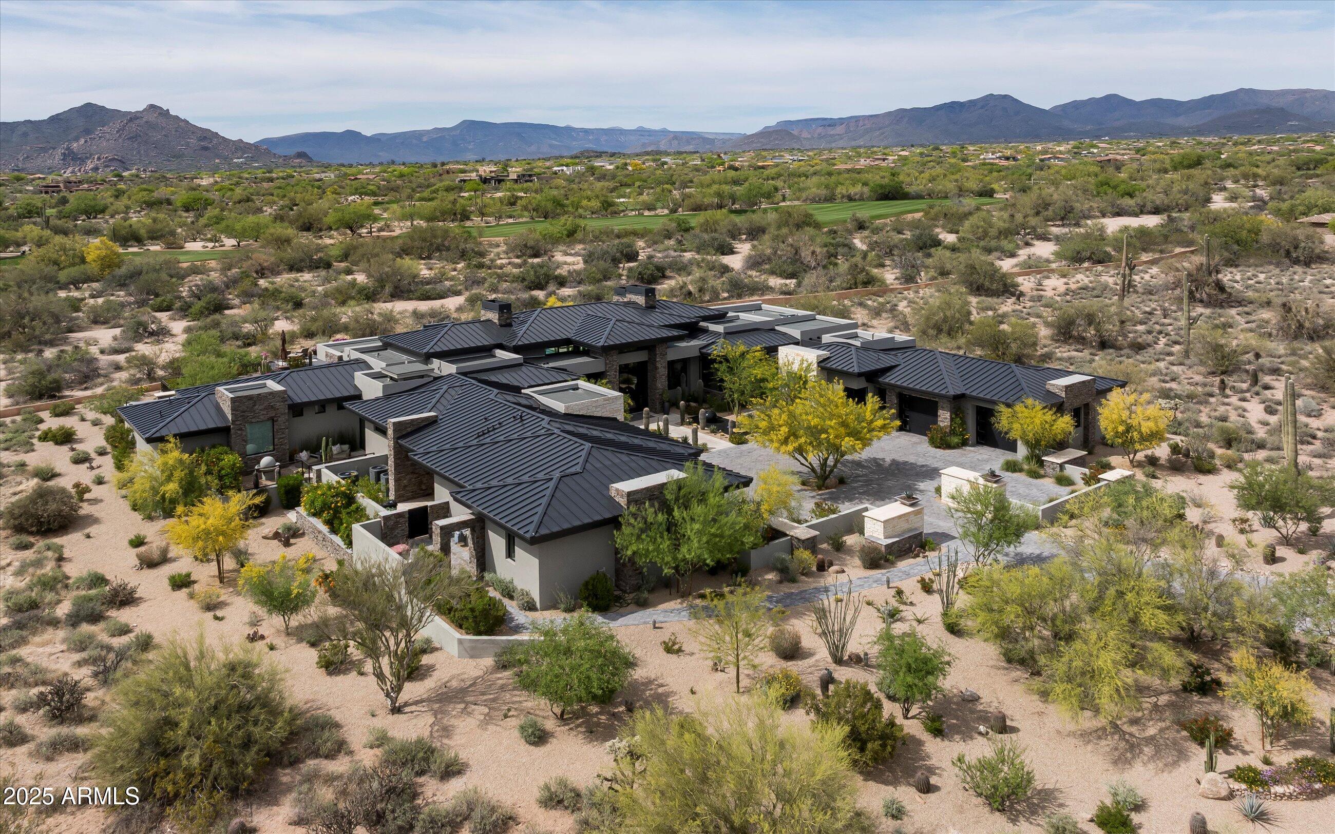 WHISPER ROCK - Residential