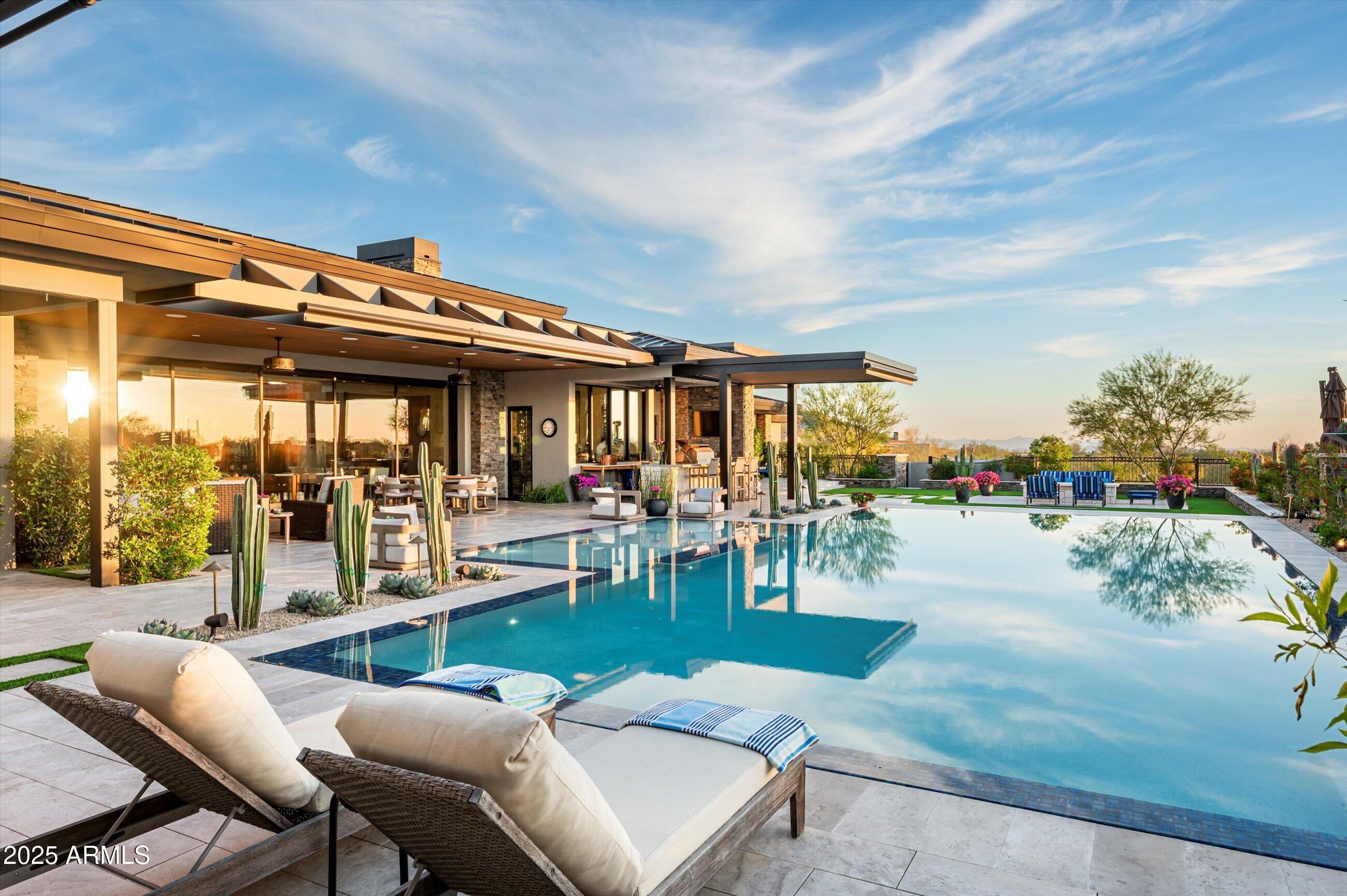 WHISPER ROCK - Residential