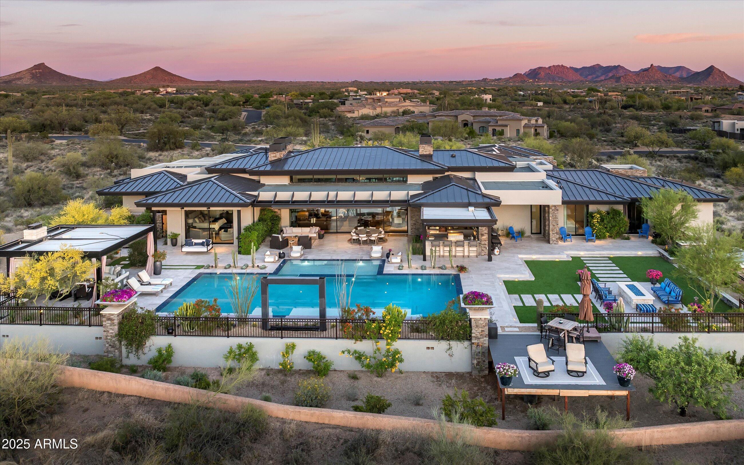 WHISPER ROCK - Residential