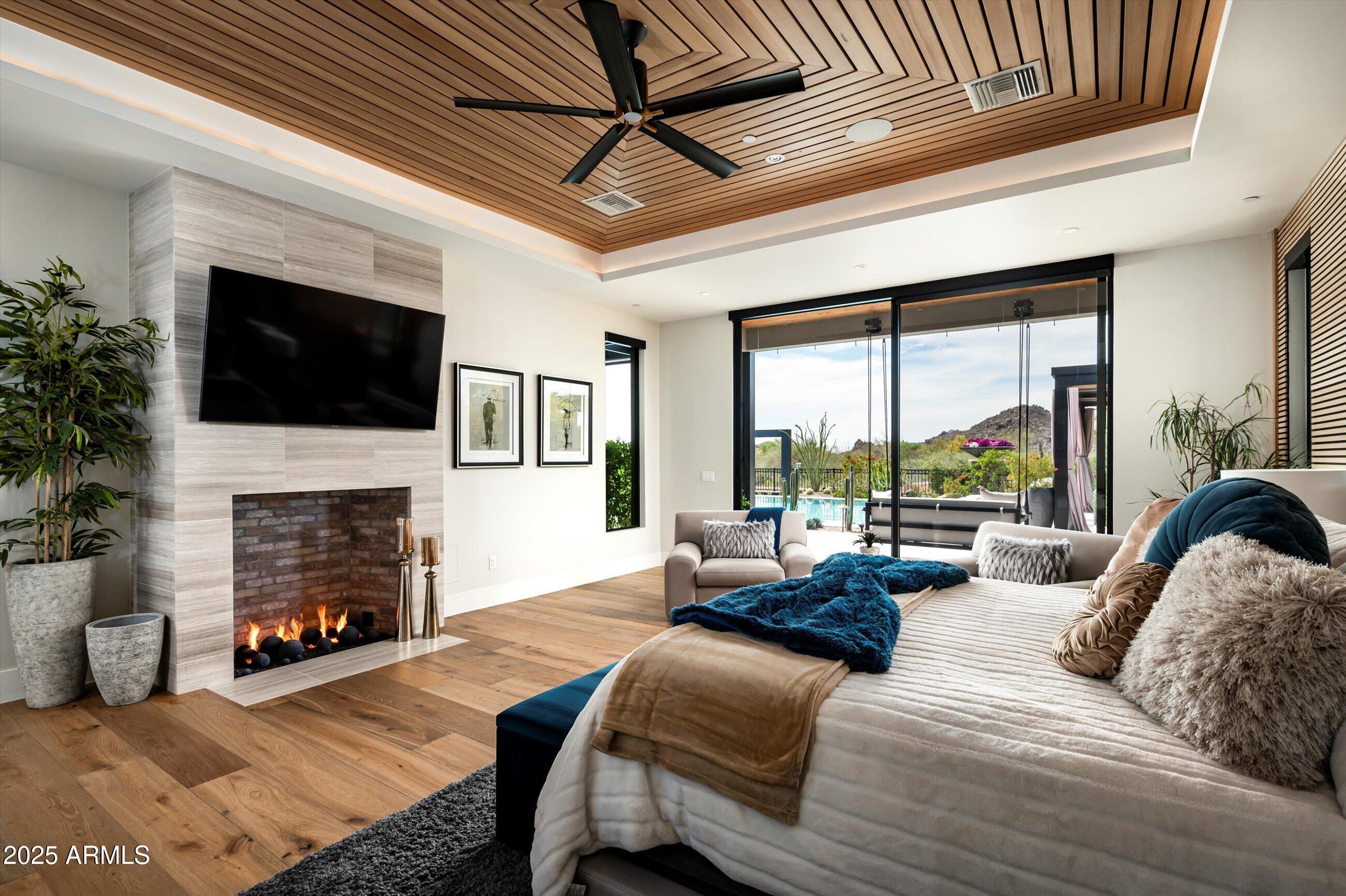 WHISPER ROCK - Residential