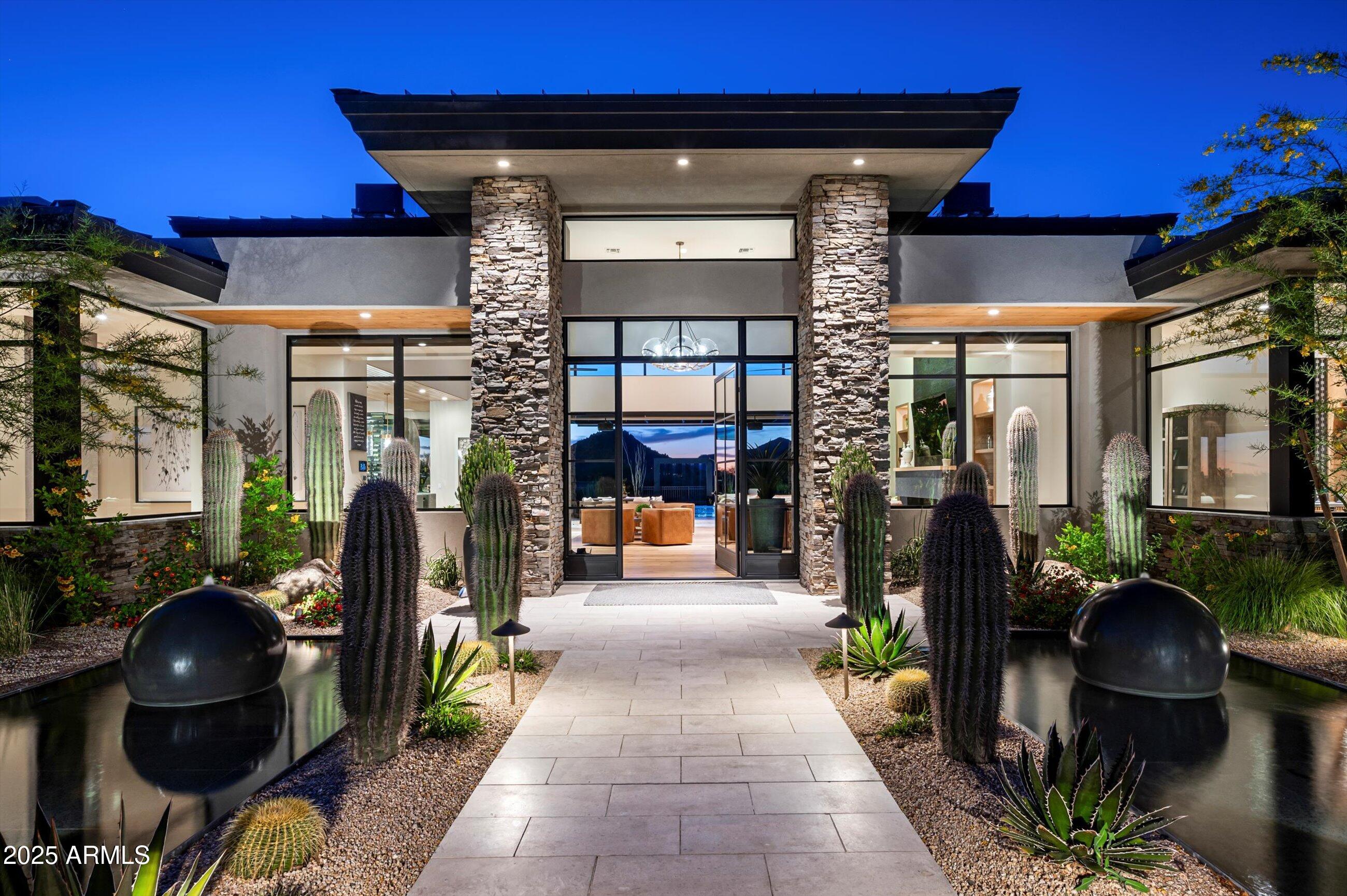 WHISPER ROCK - Residential