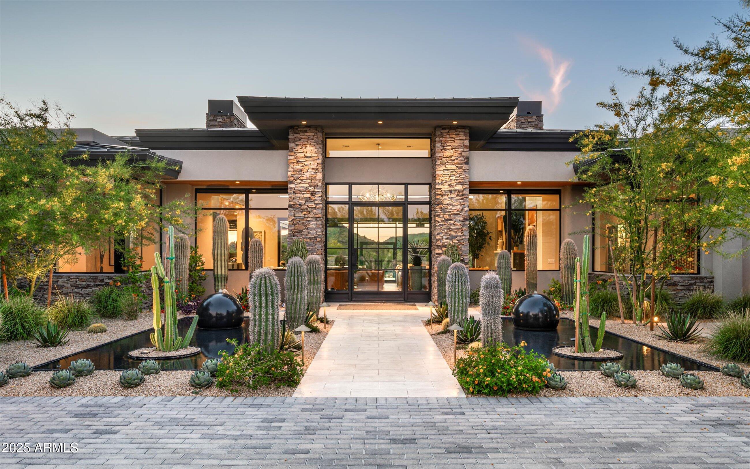 WHISPER ROCK - Residential