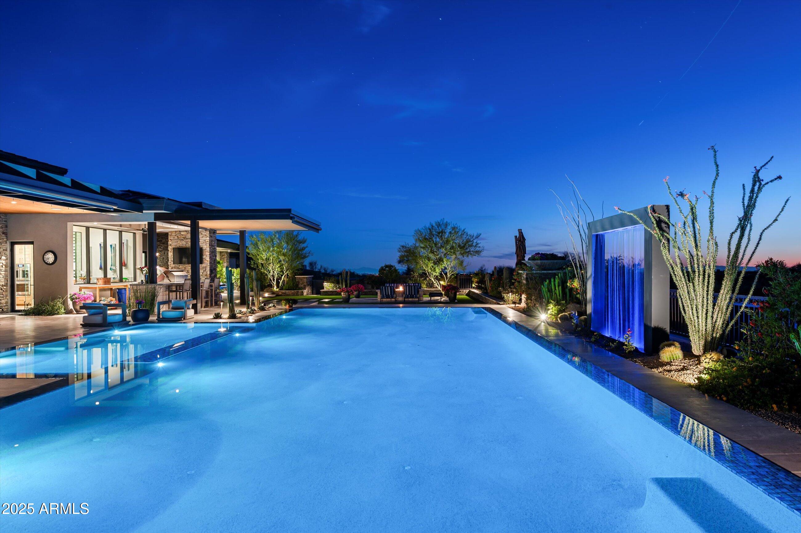 WHISPER ROCK - Residential